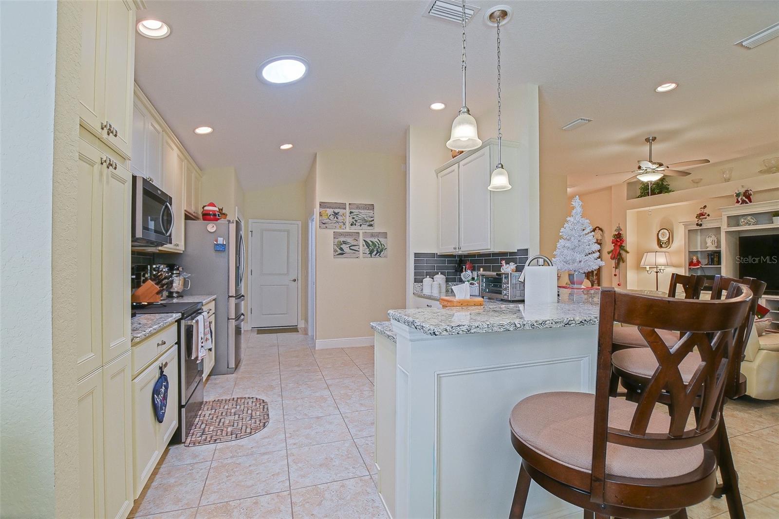 Image 42 of 77 For 10158 Julia Isles Avenue