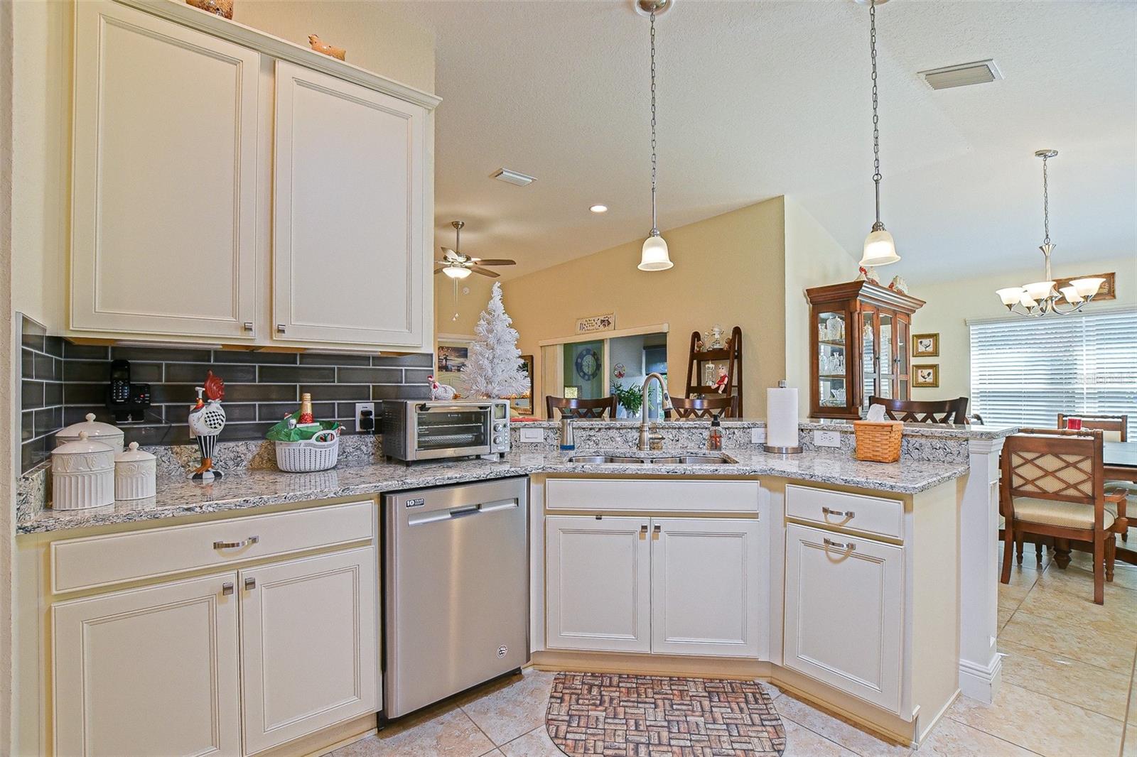 Image 43 of 77 For 10158 Julia Isles Avenue