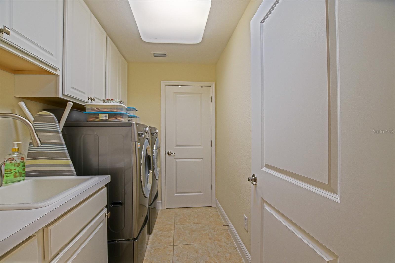 Image 44 of 77 For 10158 Julia Isles Avenue