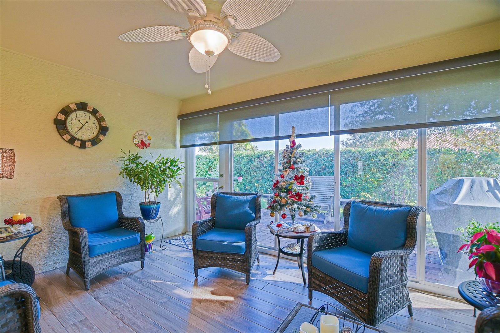 Image 53 of 77 For 10158 Julia Isles Avenue