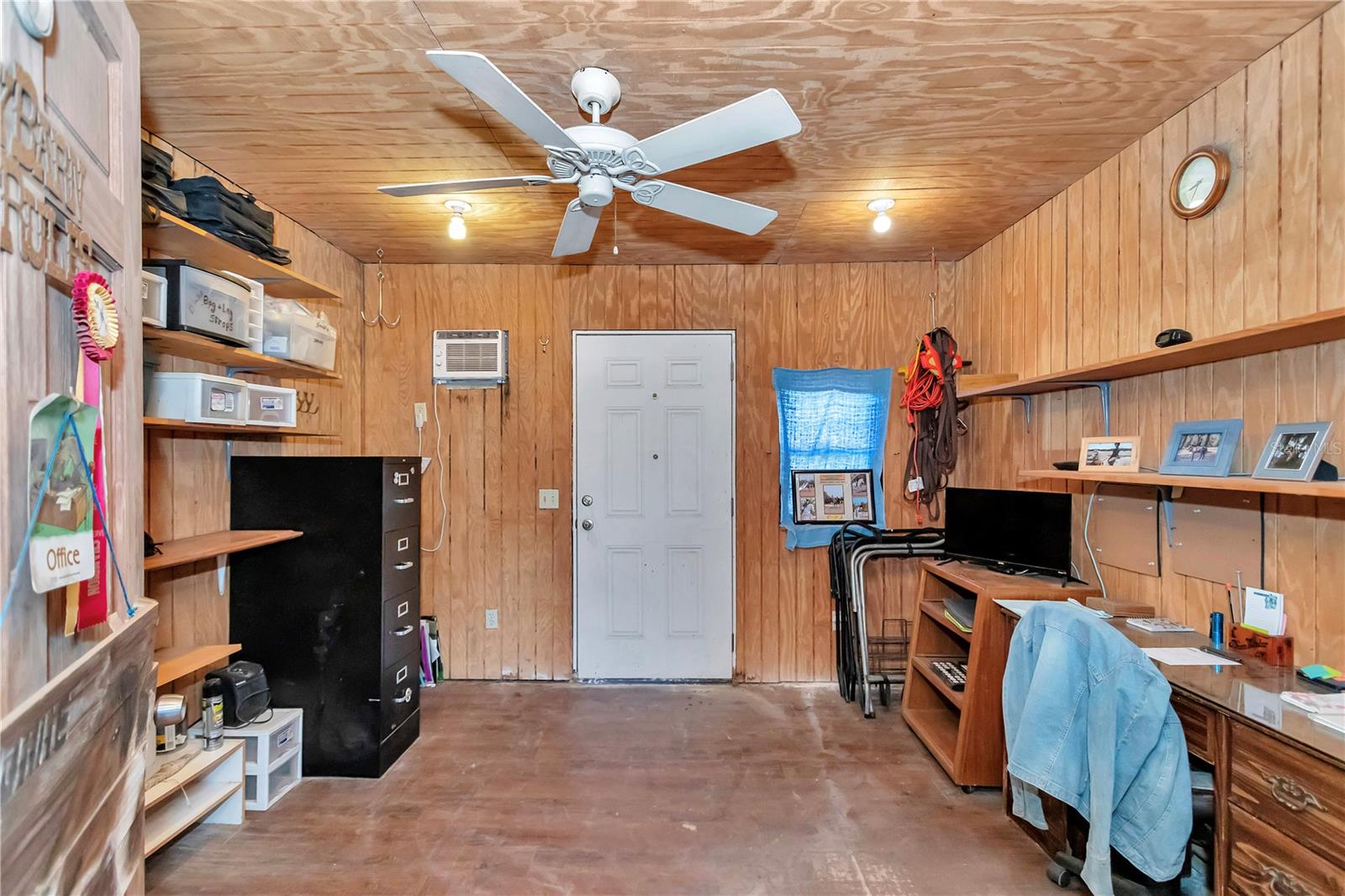 Image 13 of 49 For 11375 Circle M Avenue