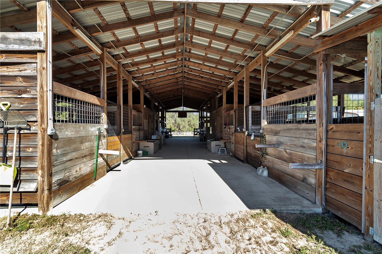 Image 7 of 49 For 11375 Circle M Avenue