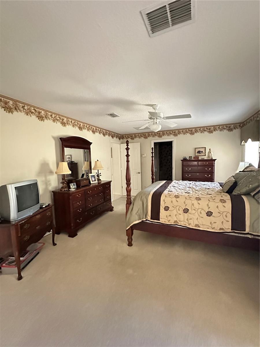 Image 11 of 27 For 16425 47th Court