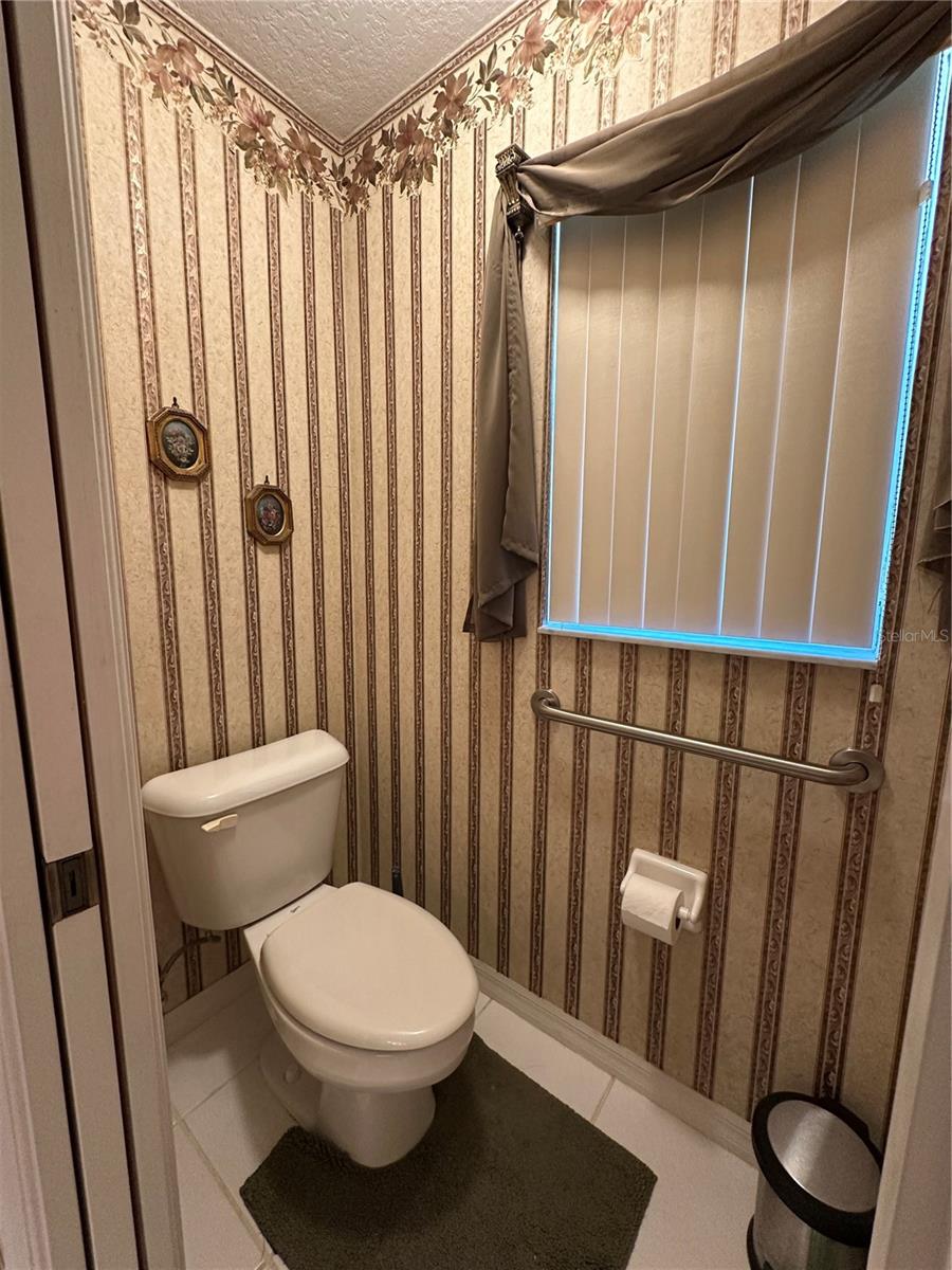 Image 12 of 27 For 16425 47th Court