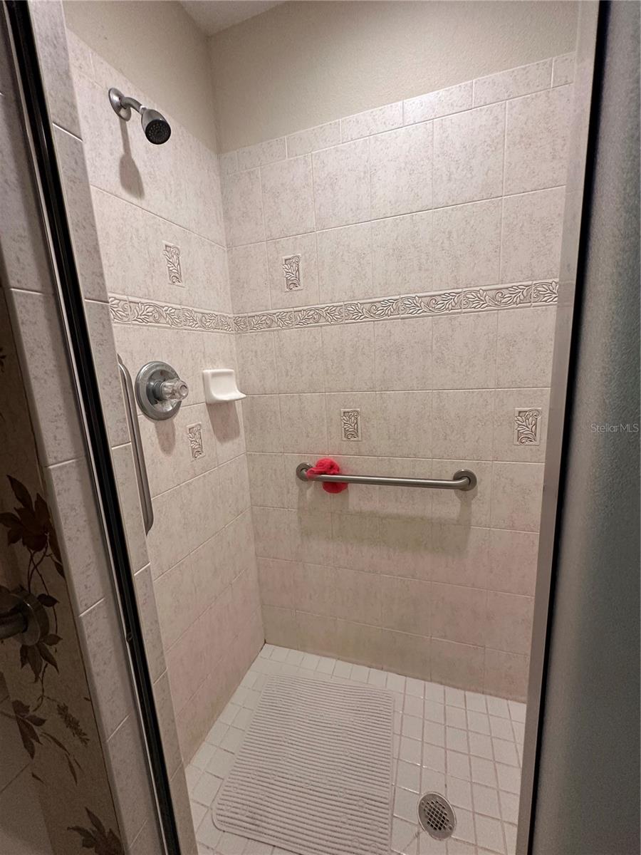 Image 14 of 27 For 16425 47th Court