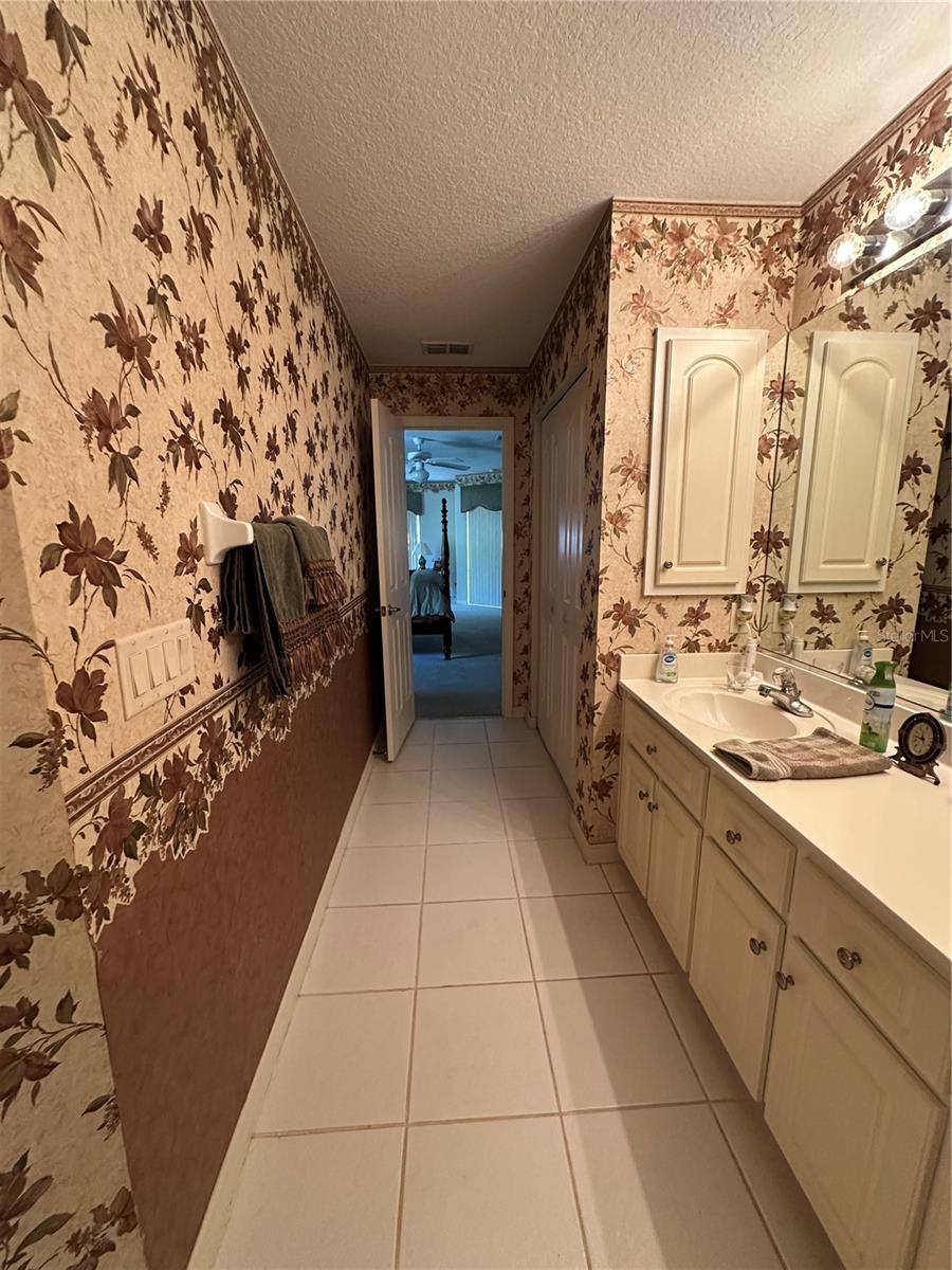 Image 15 of 27 For 16425 47th Court