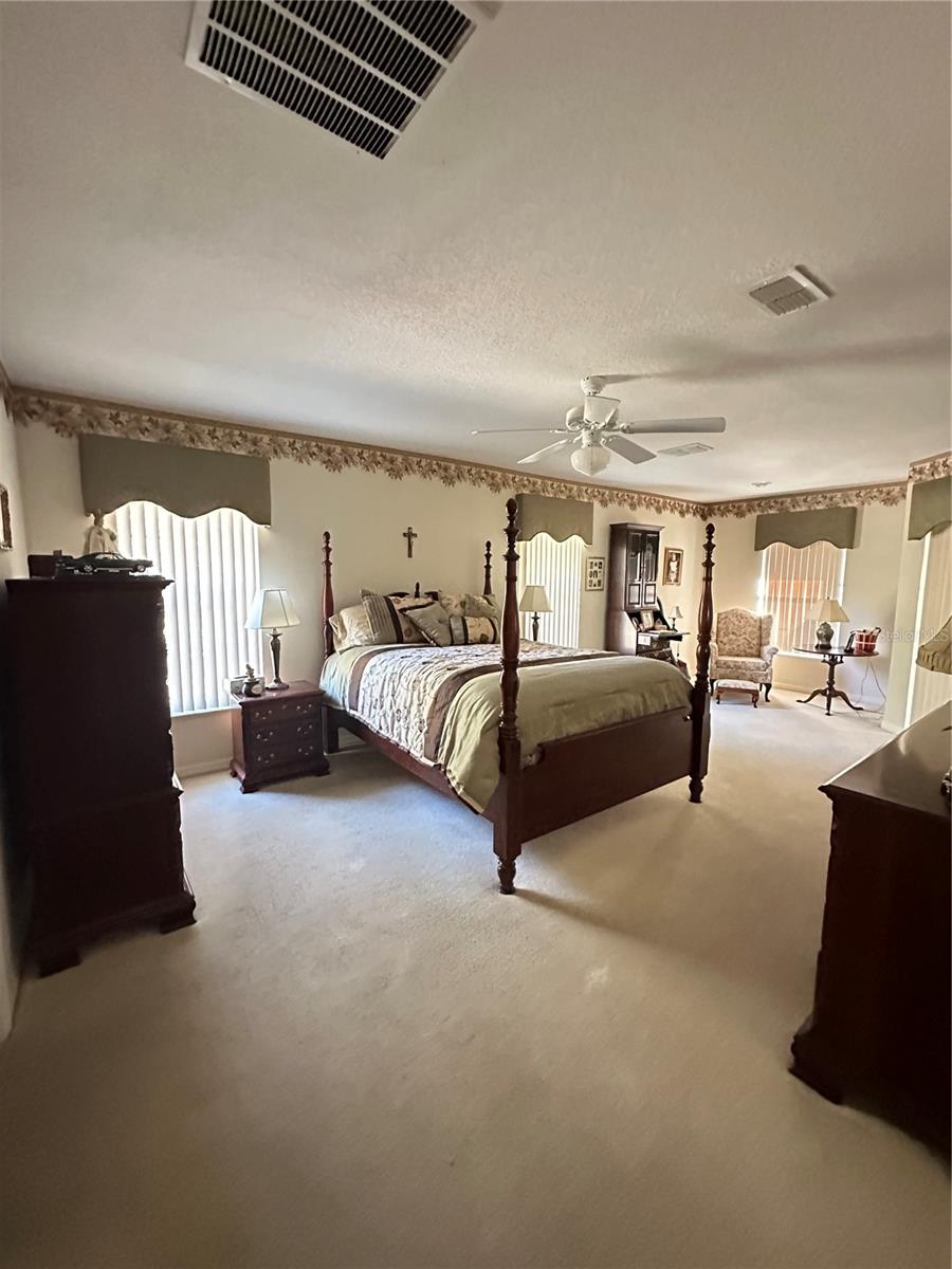 Image 9 of 27 For 16425 47th Court