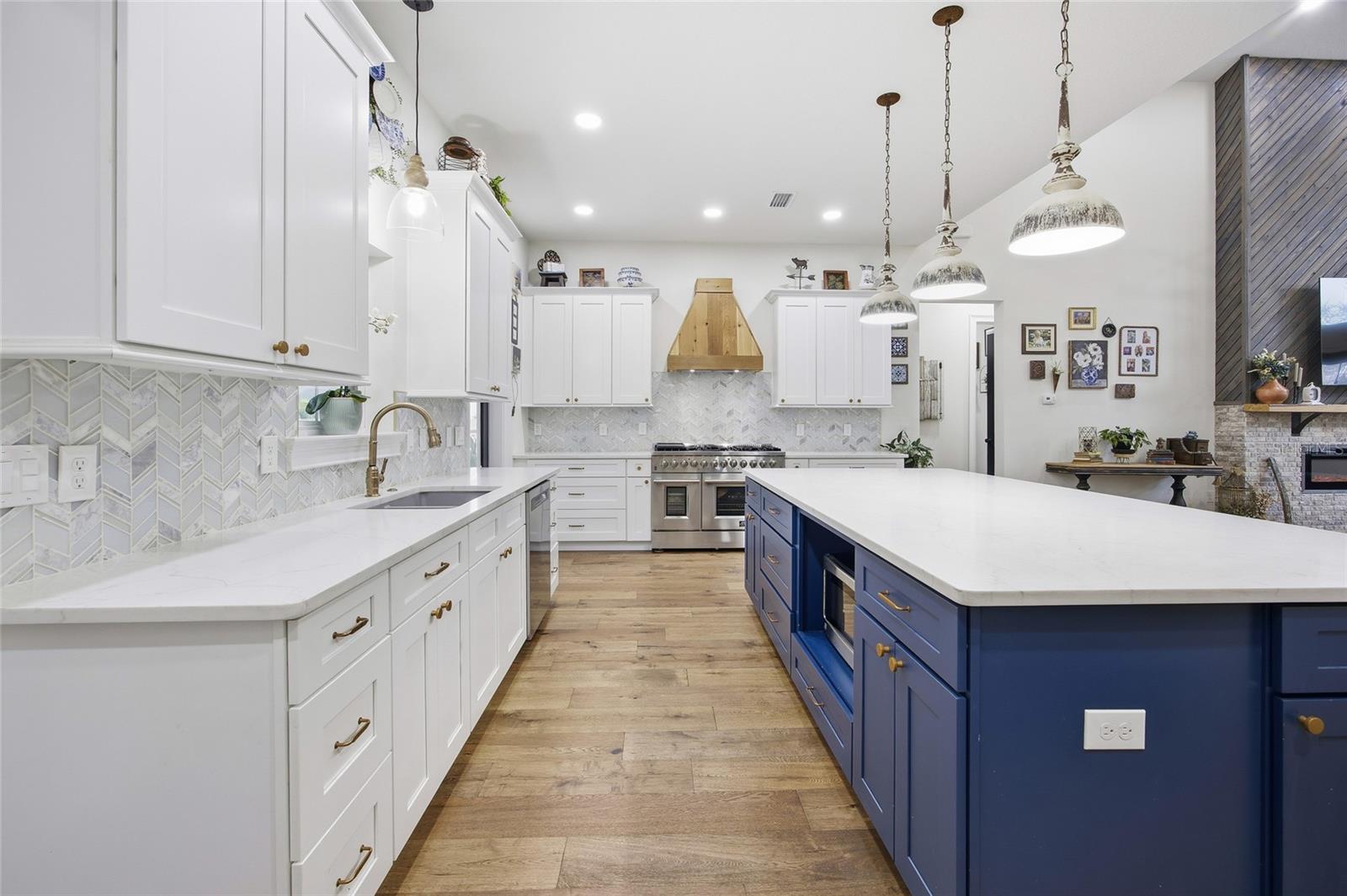 Image 15 of 74 For 12052 101st Court Road