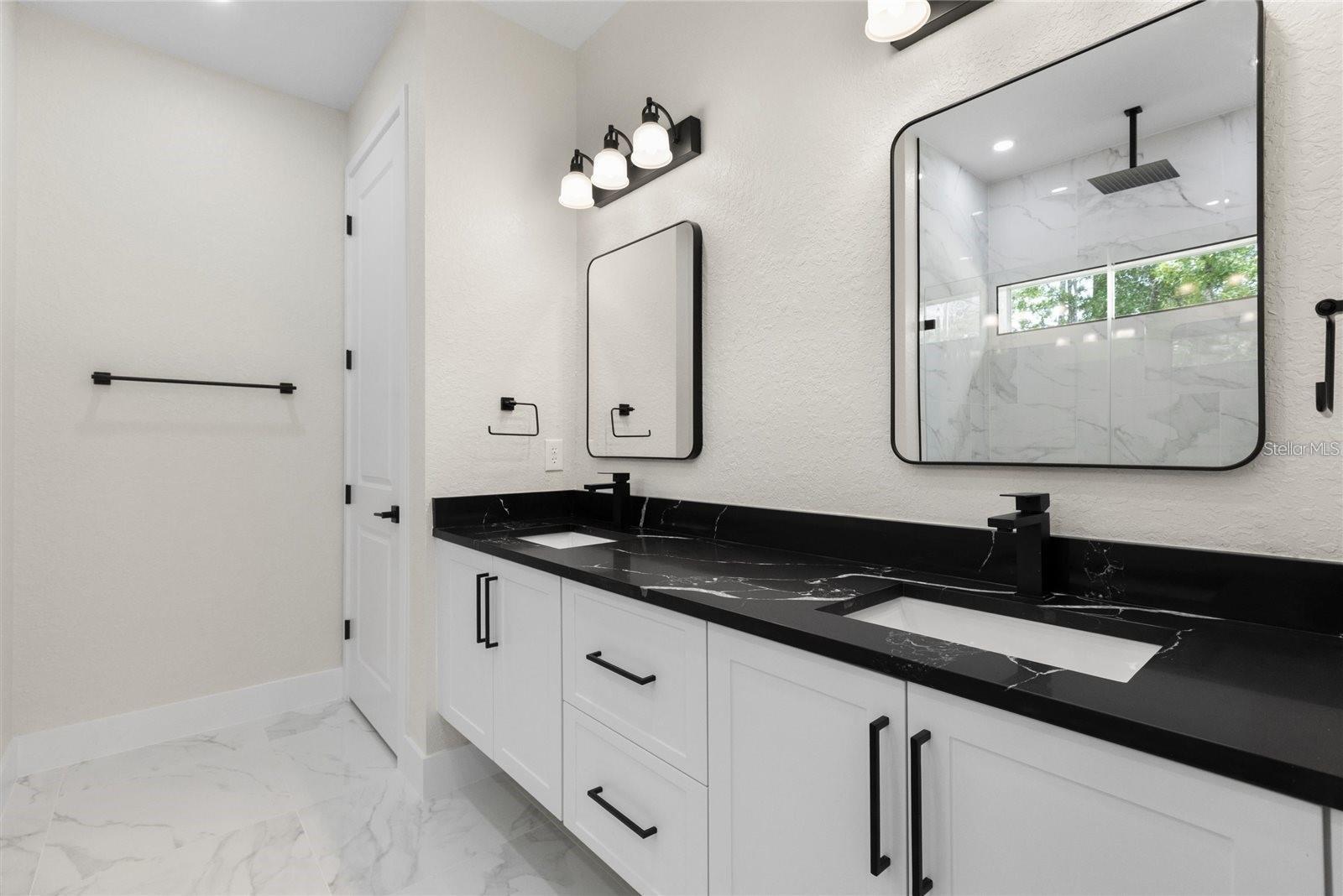 Image 19 of 31 For 13619 78th Place