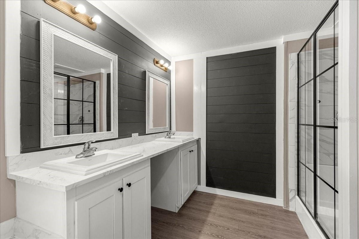 Image 21 of 38 For 9191 32nd Avenue Road