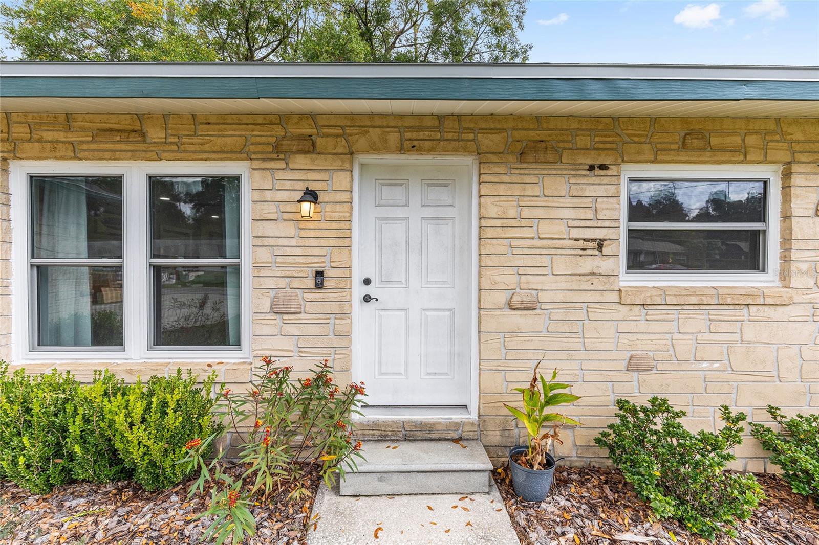 Image 11 of 45 For 903 17th Court