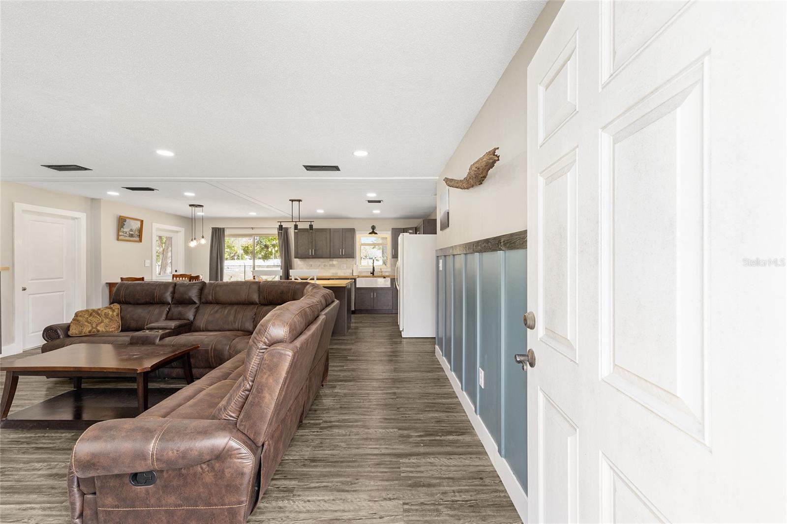 Image 12 of 45 For 903 17th Court