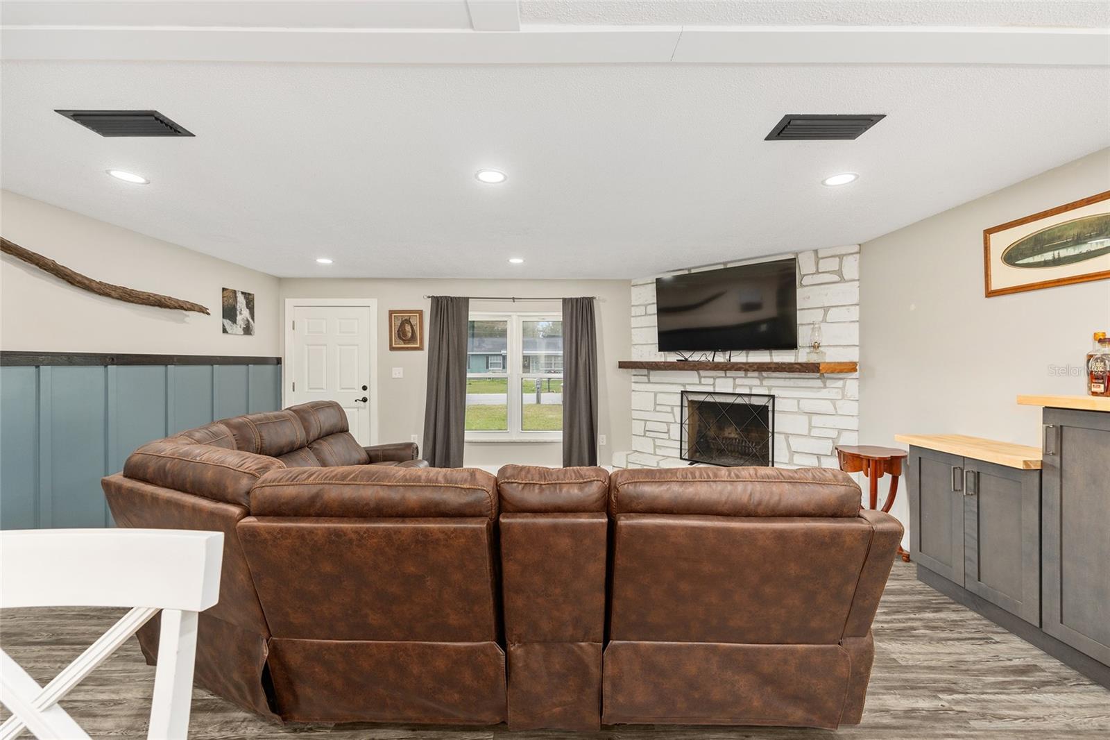 Image 15 of 45 For 903 17th Court