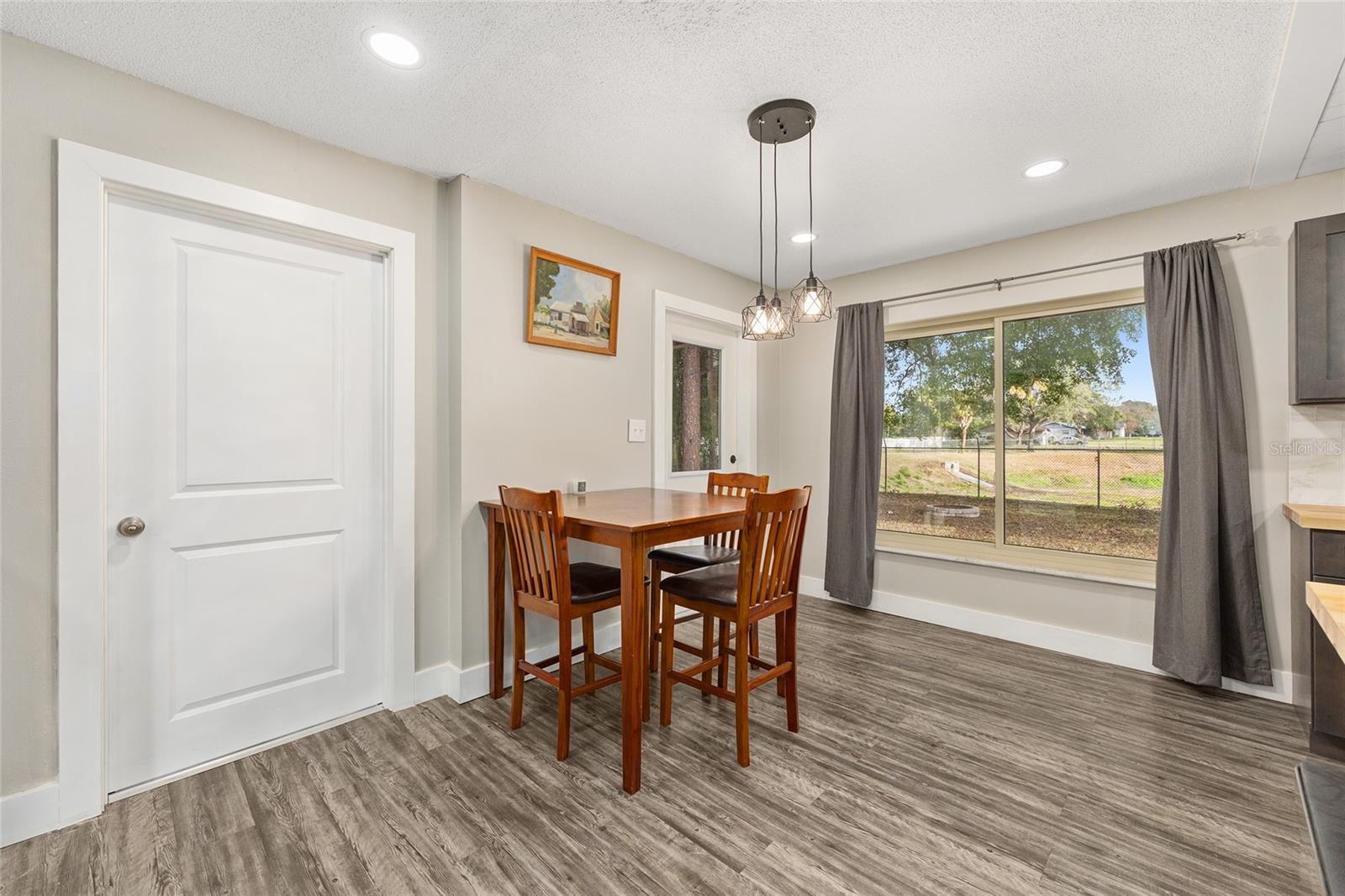 Image 17 of 45 For 903 17th Court