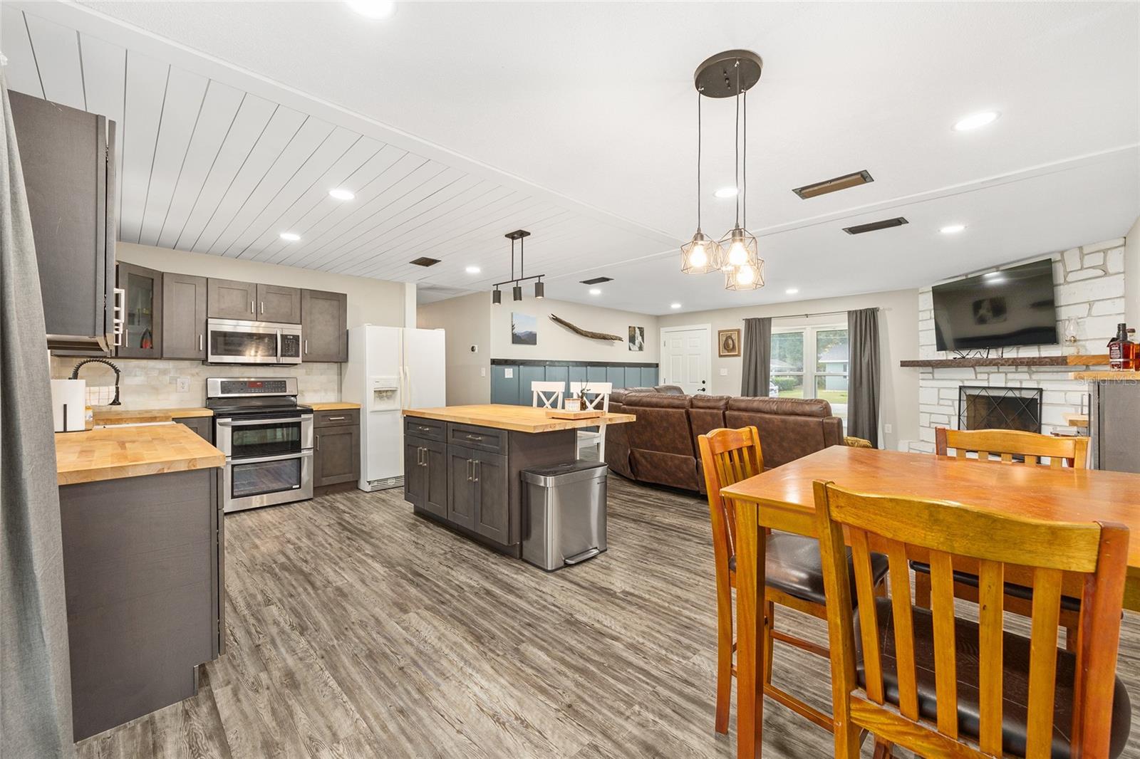 Image 19 of 45 For 903 17th Court