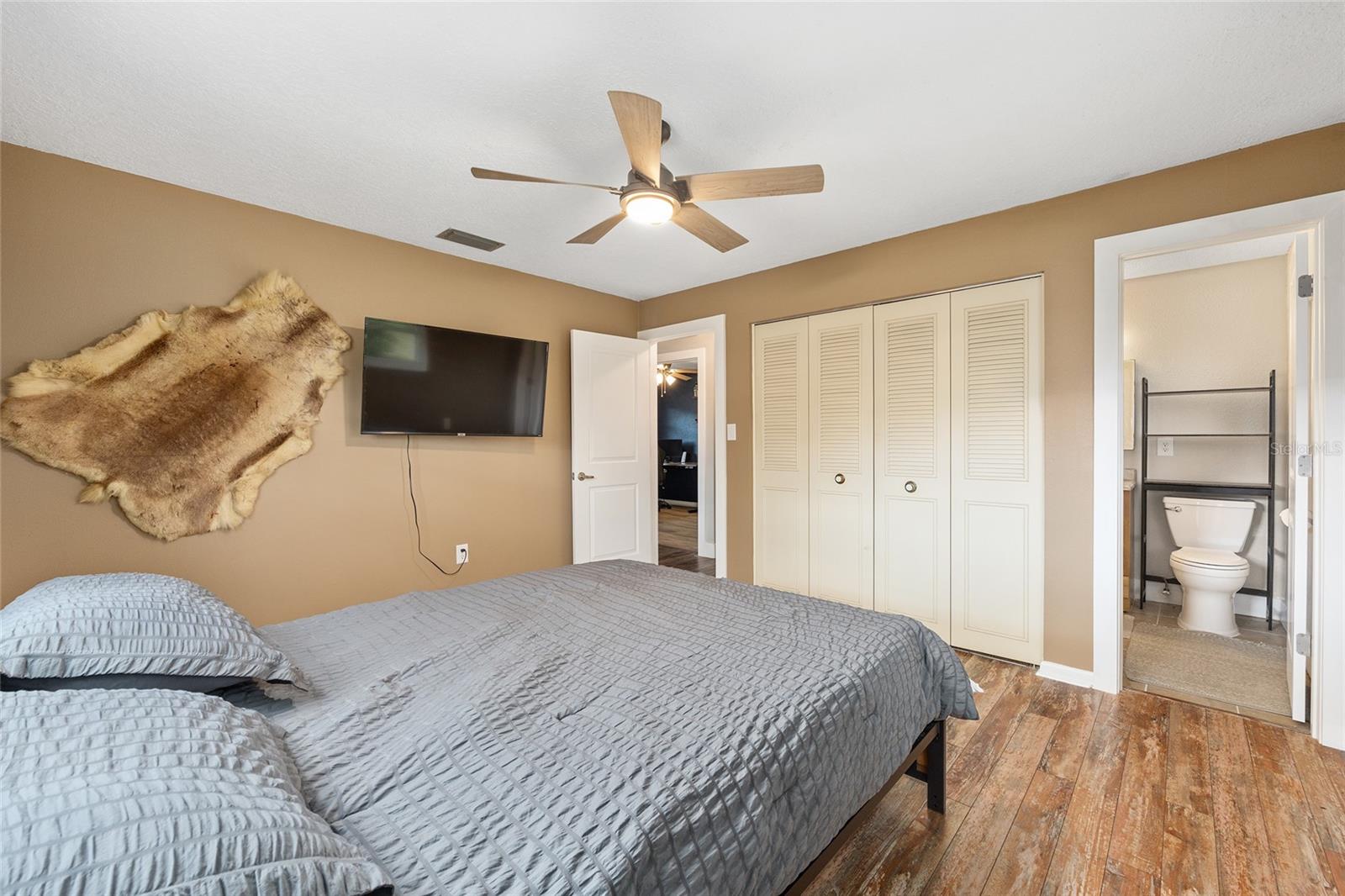 Image 27 of 45 For 903 17th Court