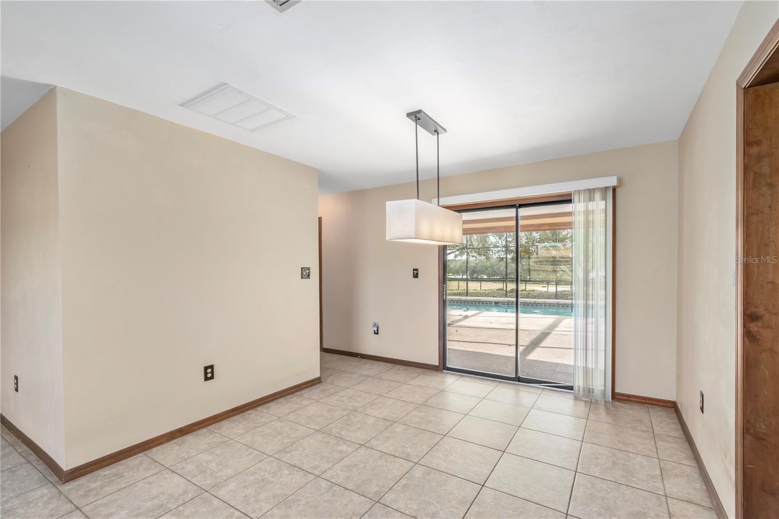 Image 16 of 86 For 2902 Marion County Road