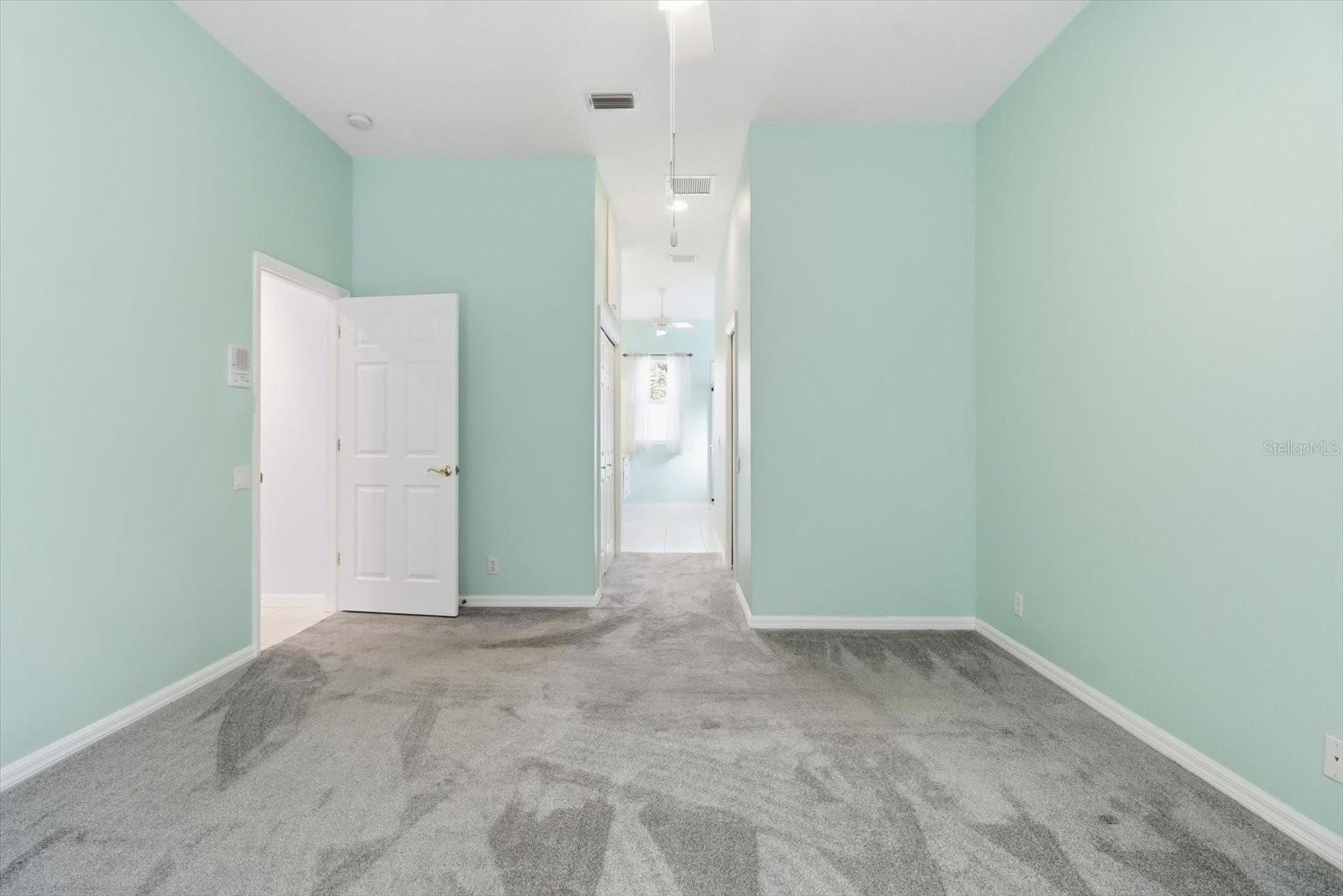 Image 25 of 42 For 7 Boston Ivy Court