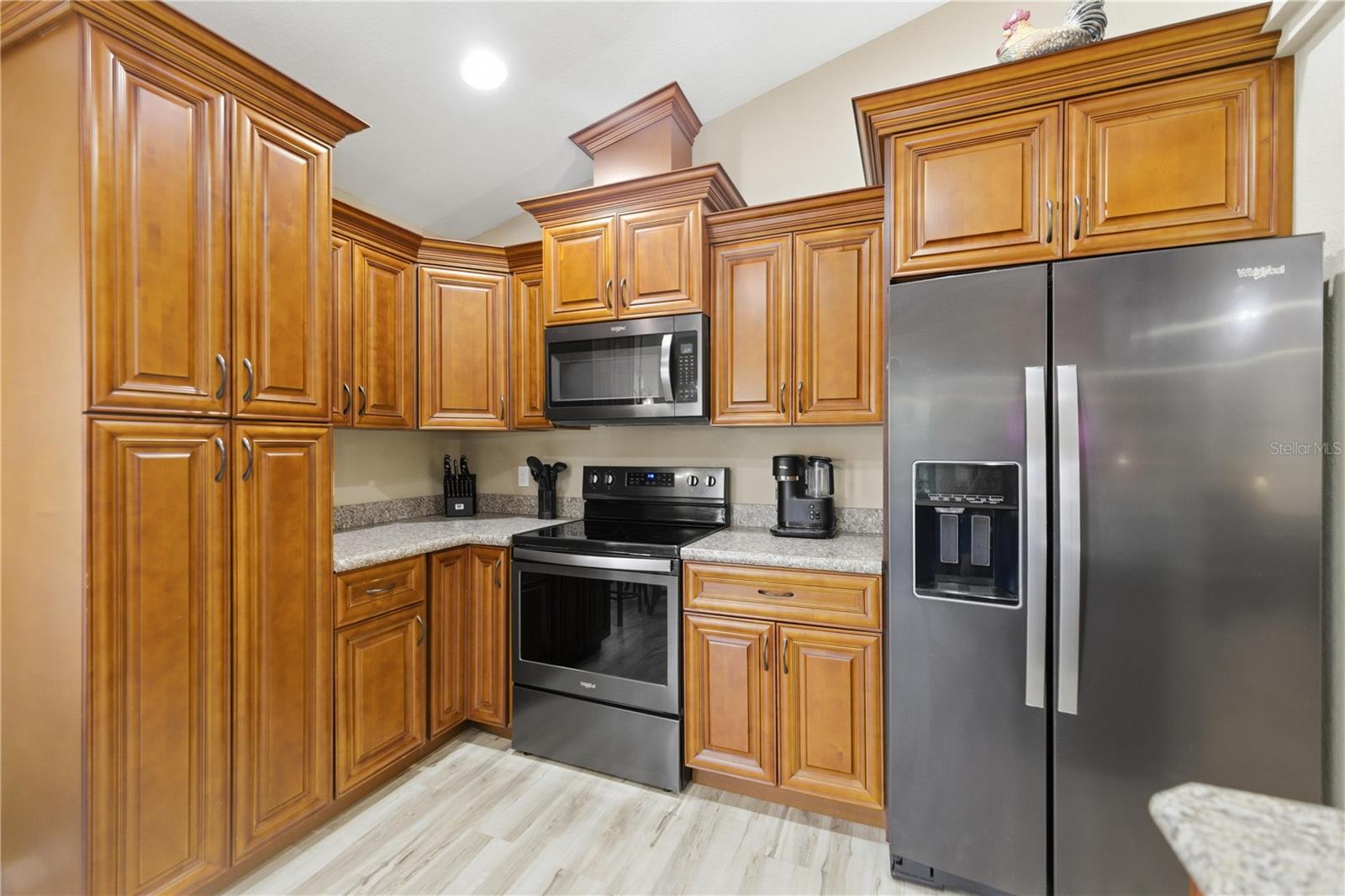 Image 10 of 40 For 5693 Woodlawn Street