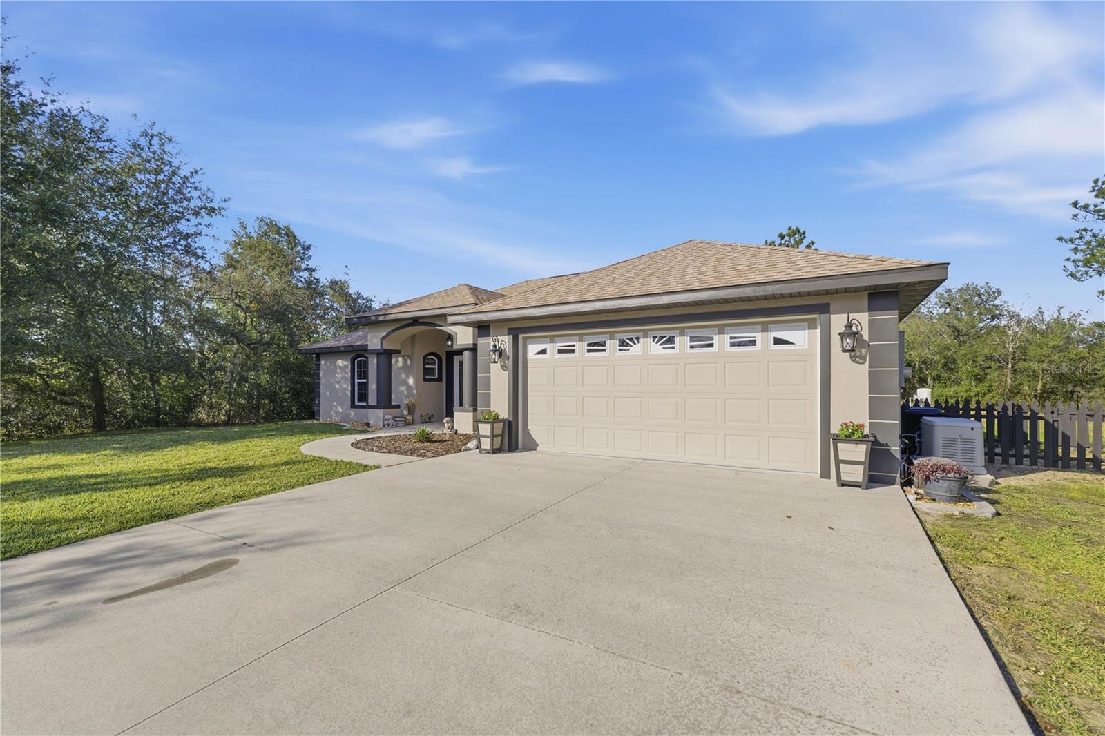 Image 2 of 40 For 5693 Woodlawn Street