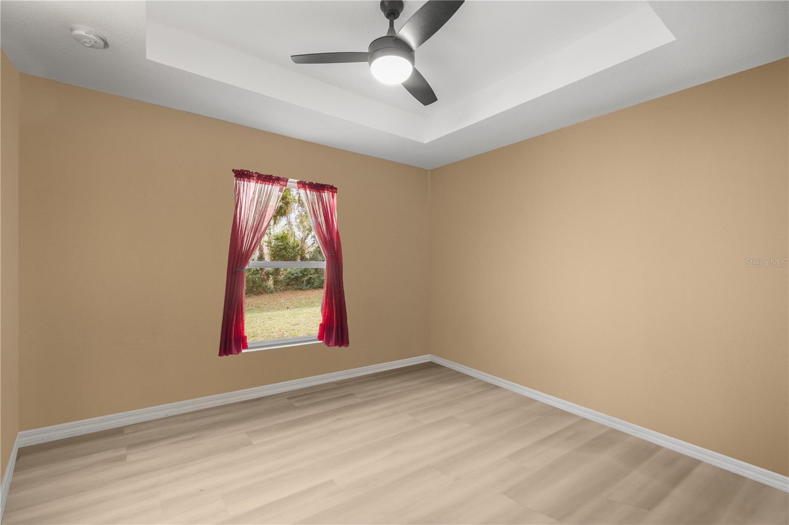 Image 23 of 40 For 5693 Woodlawn Street