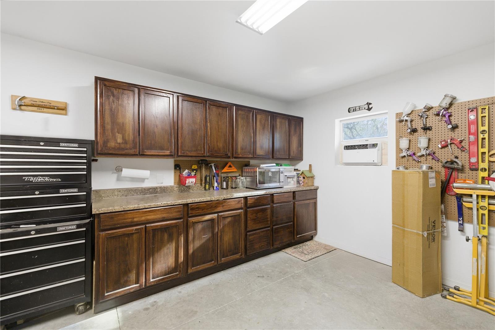 Image 34 of 40 For 5693 Woodlawn Street