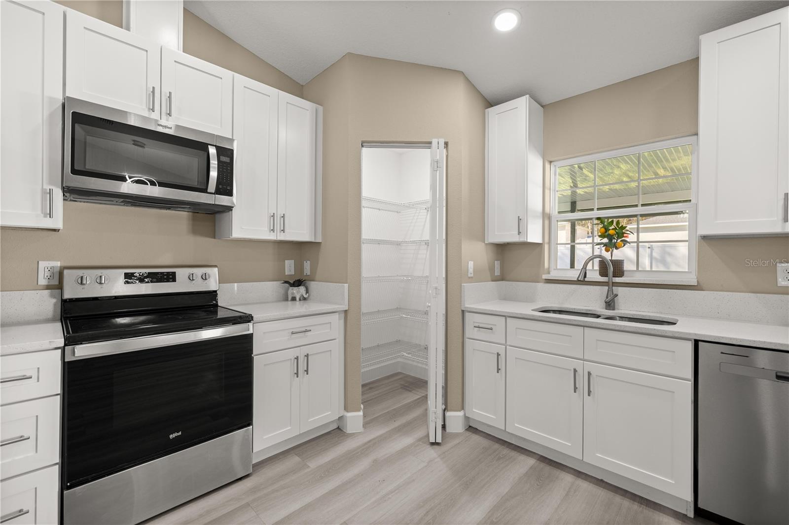 Image 17 of 32 For 12890 42nd Court