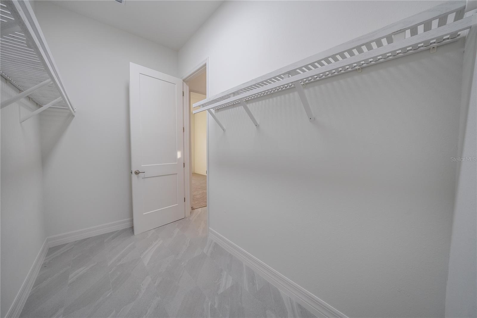 Image 15 of 27 For 4720 25th Loop