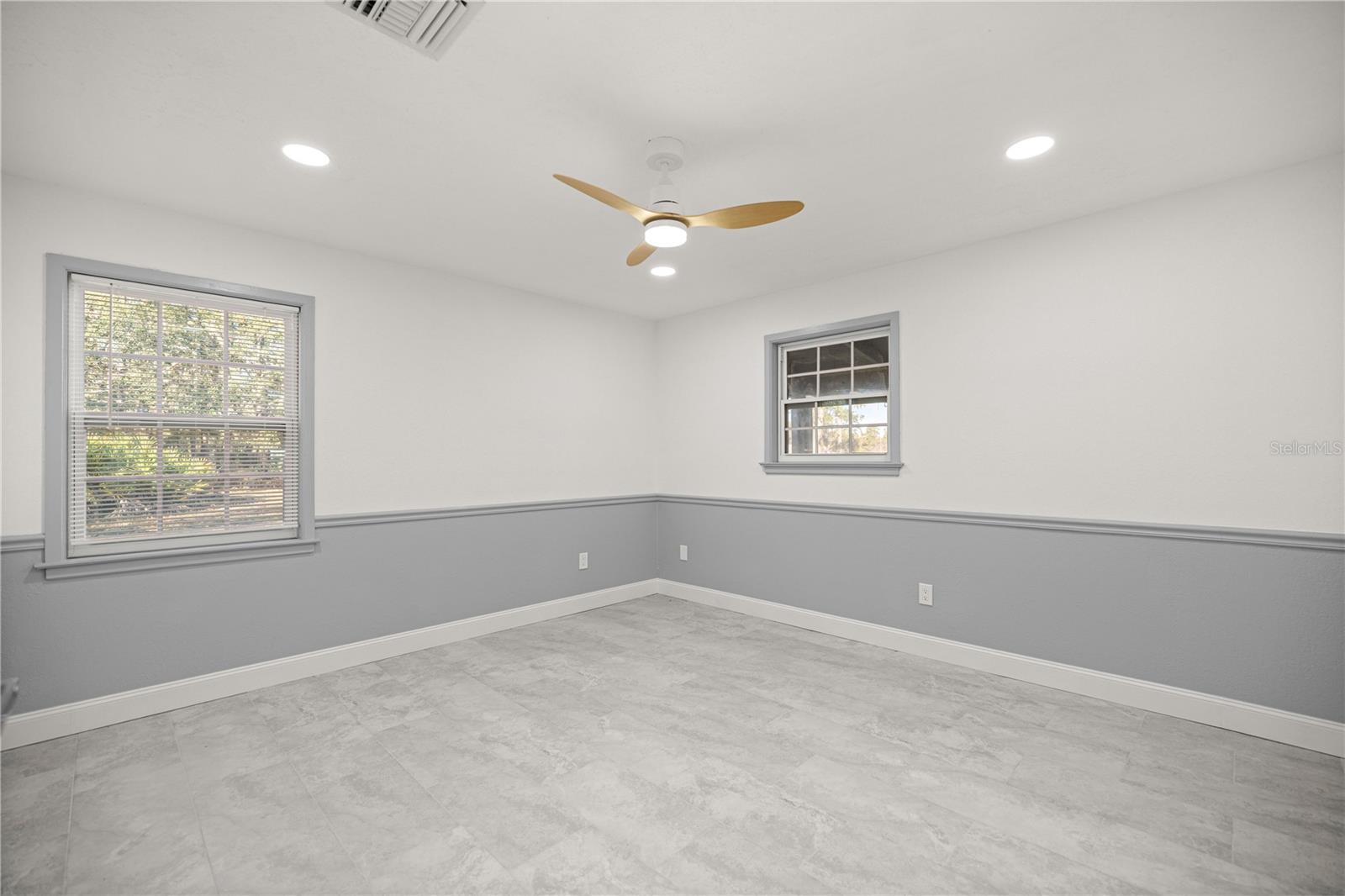 Image 14 of 35 For 11921 169th Avenue Road