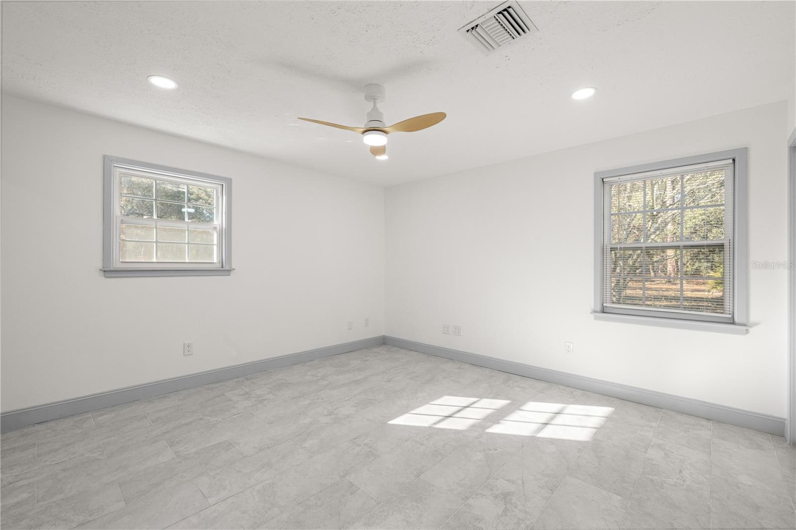 Image 17 of 35 For 11921 169th Avenue Road