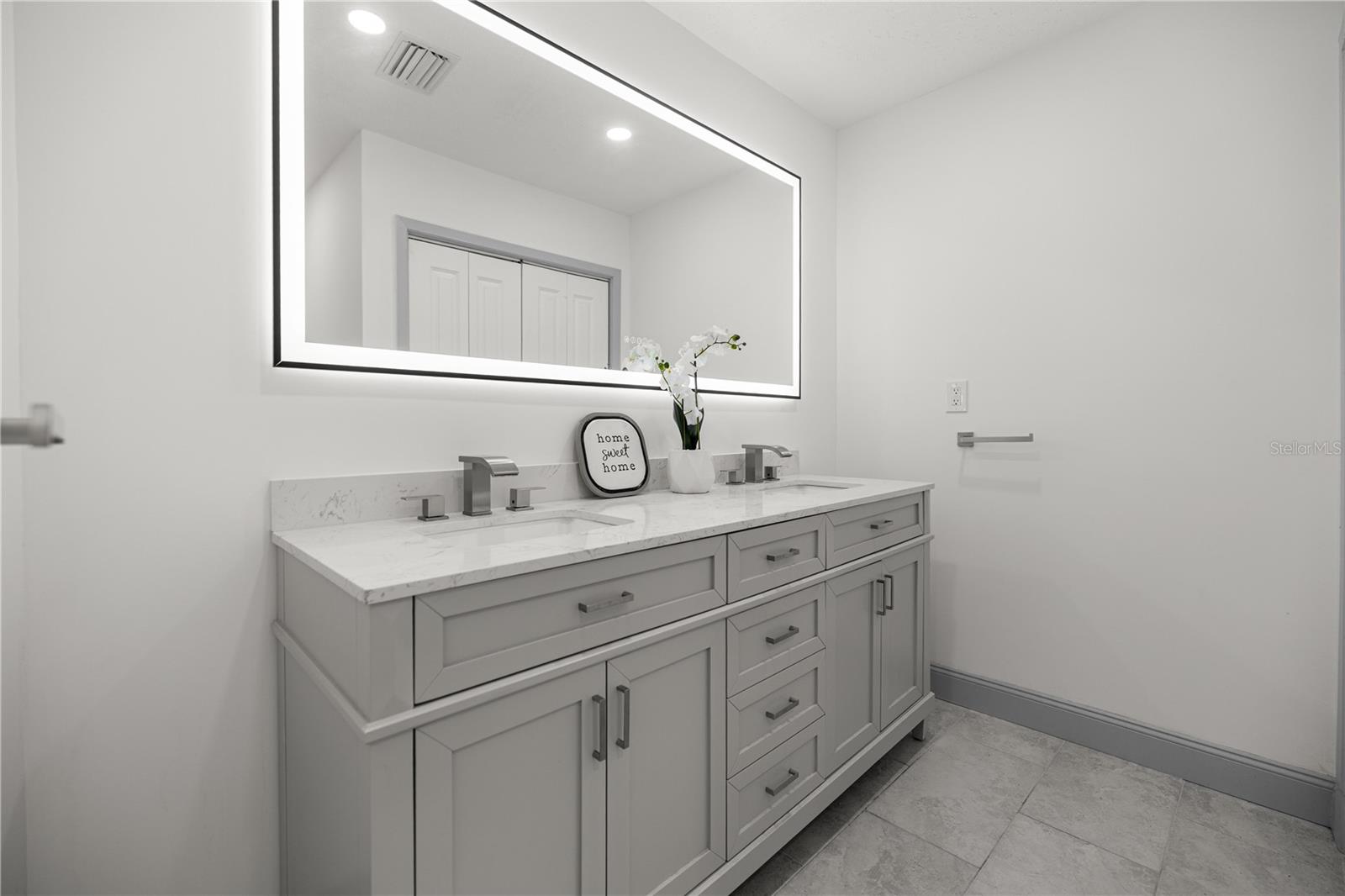 Image 20 of 35 For 11921 169th Avenue Road