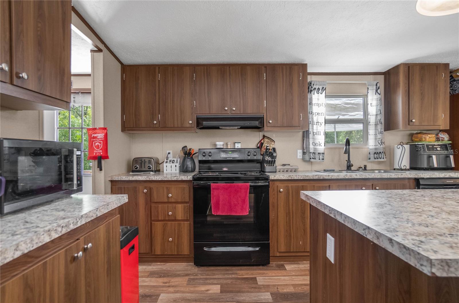 Image 19 of 53 For 6783 Tamarind Avenue