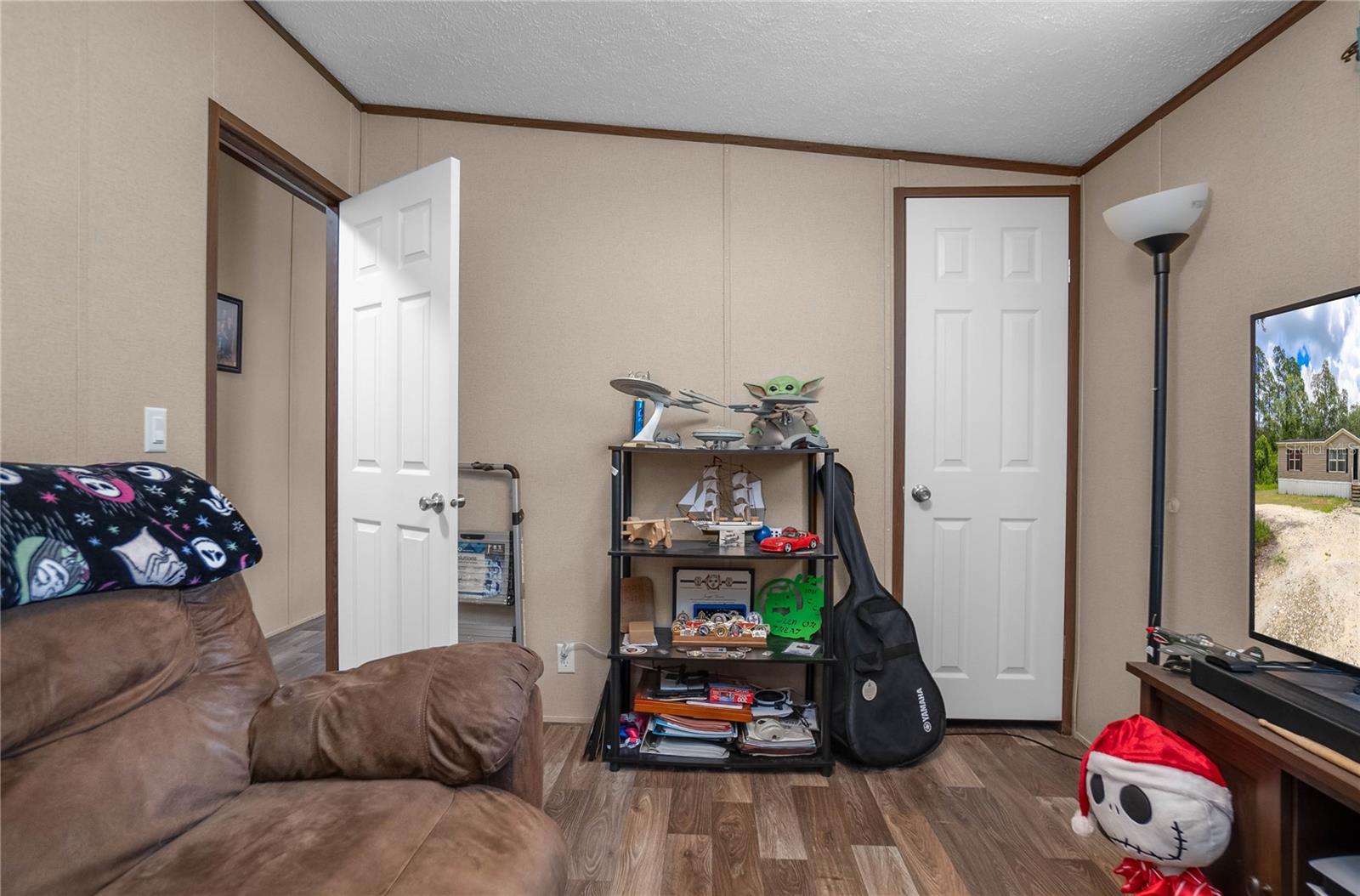 Image 31 of 53 For 6783 Tamarind Avenue