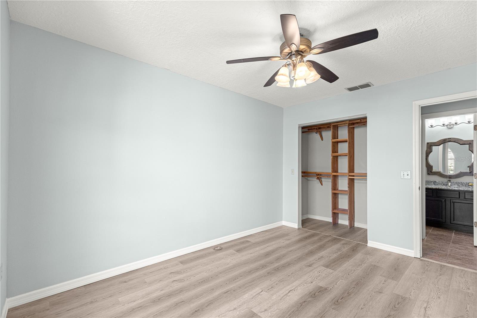 Image 23 of 32 For 2411 18th Circle