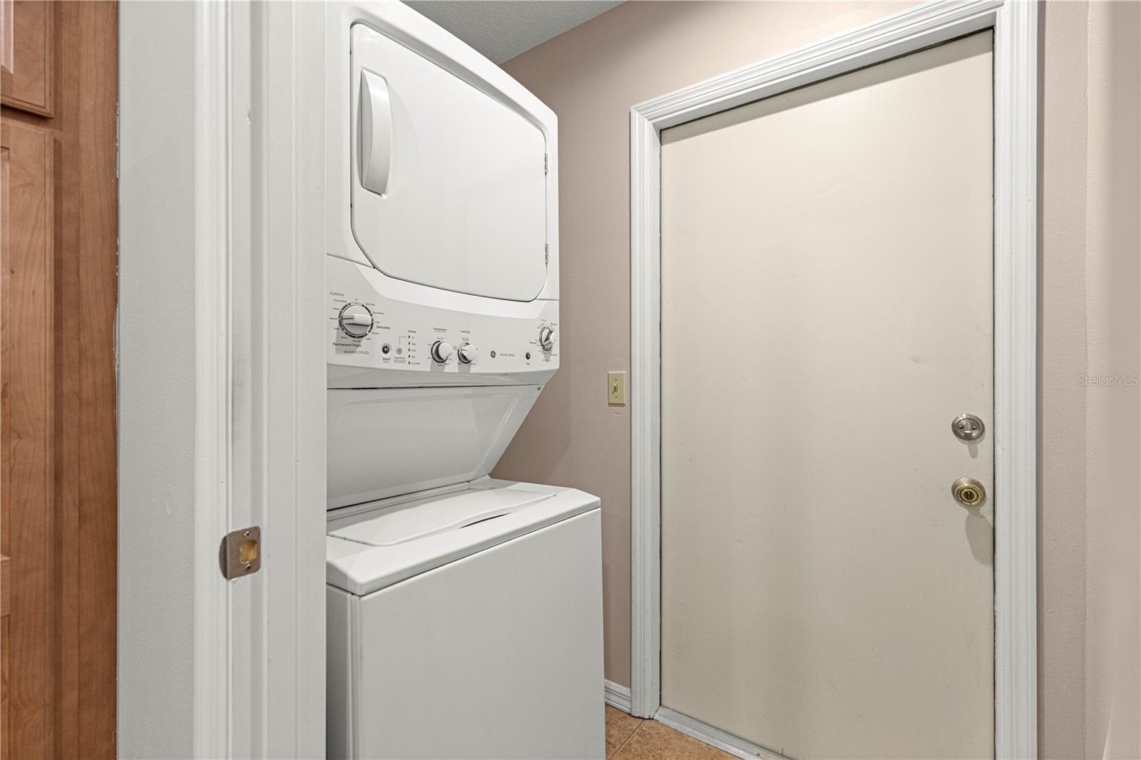 Image 25 of 32 For 2411 18th Circle