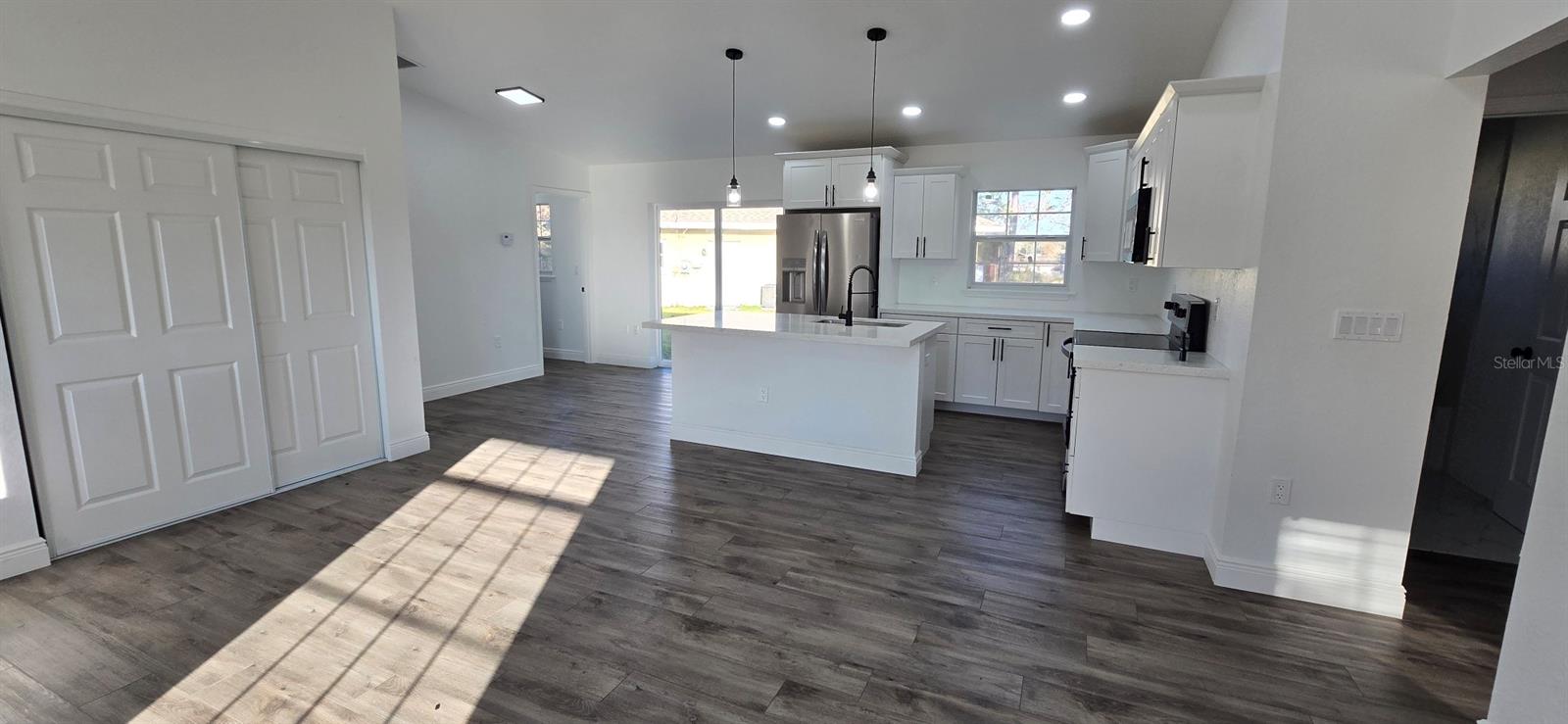 Image 4 of 15 For 2 Pine Terrace Way