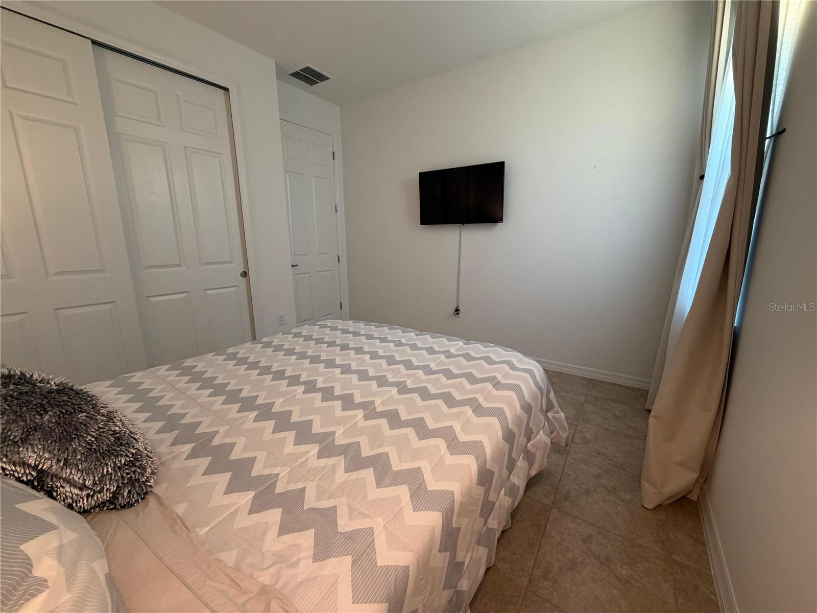 Image 26 of 40 For 5883 77th Court