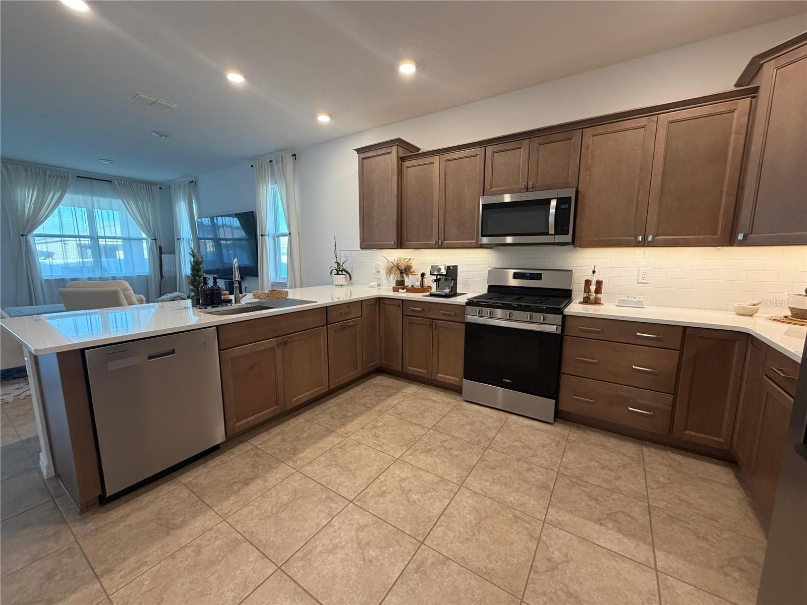 Image 8 of 40 For 5883 77th Court