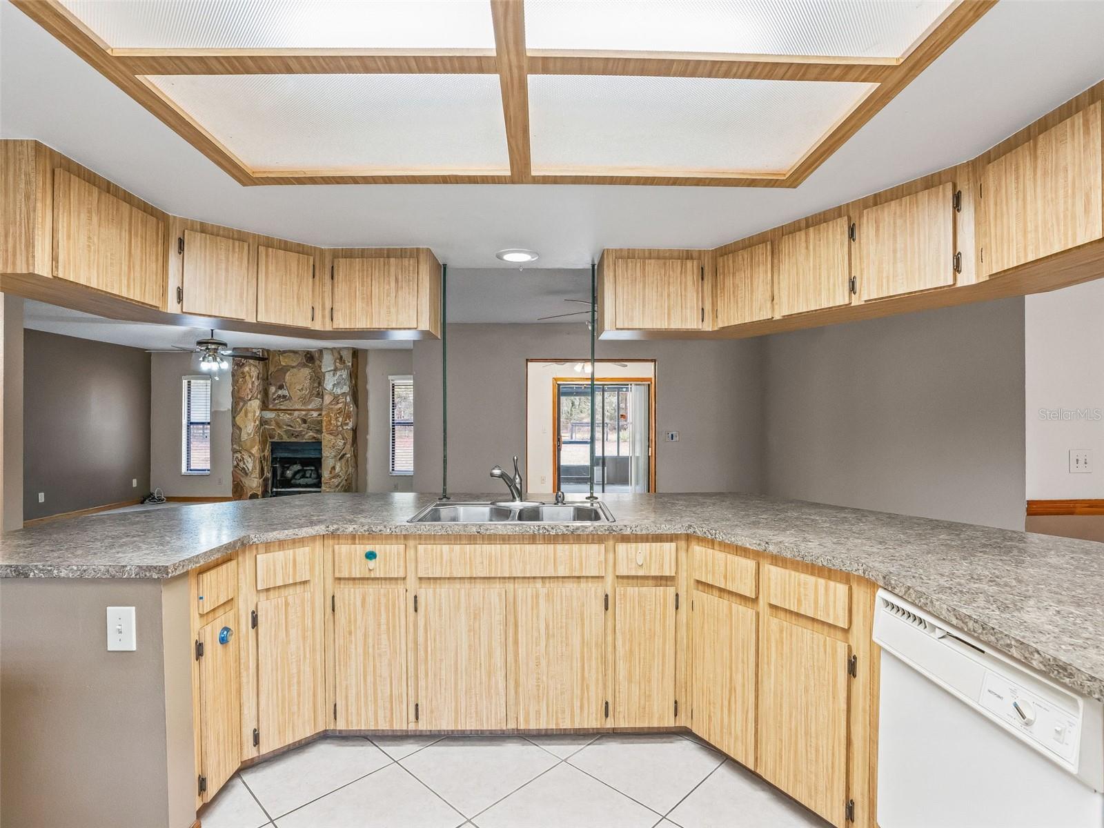 Image 10 of 35 For 15 Middleground Road