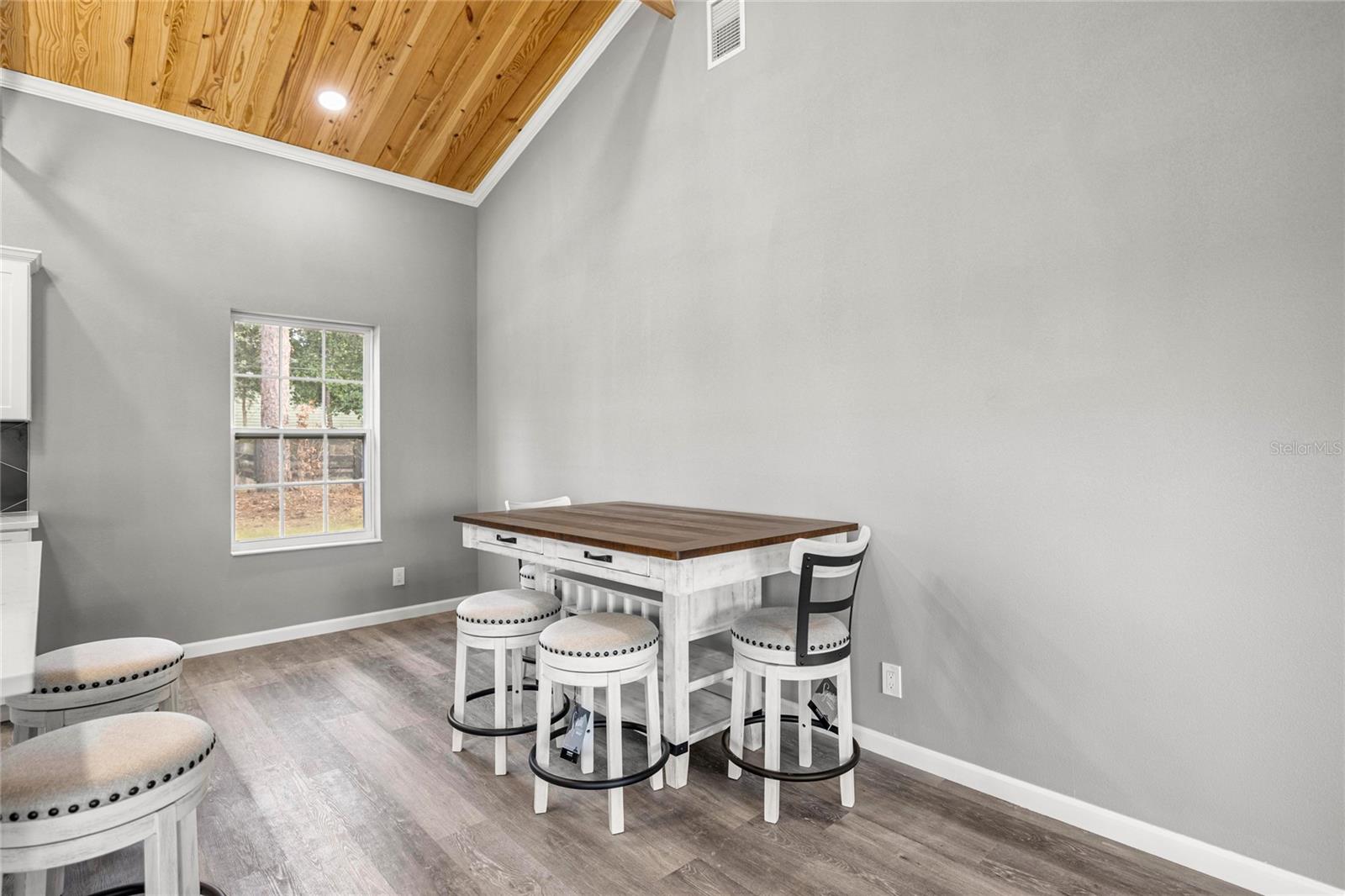 Image 16 of 35 For 15010 3rd Place