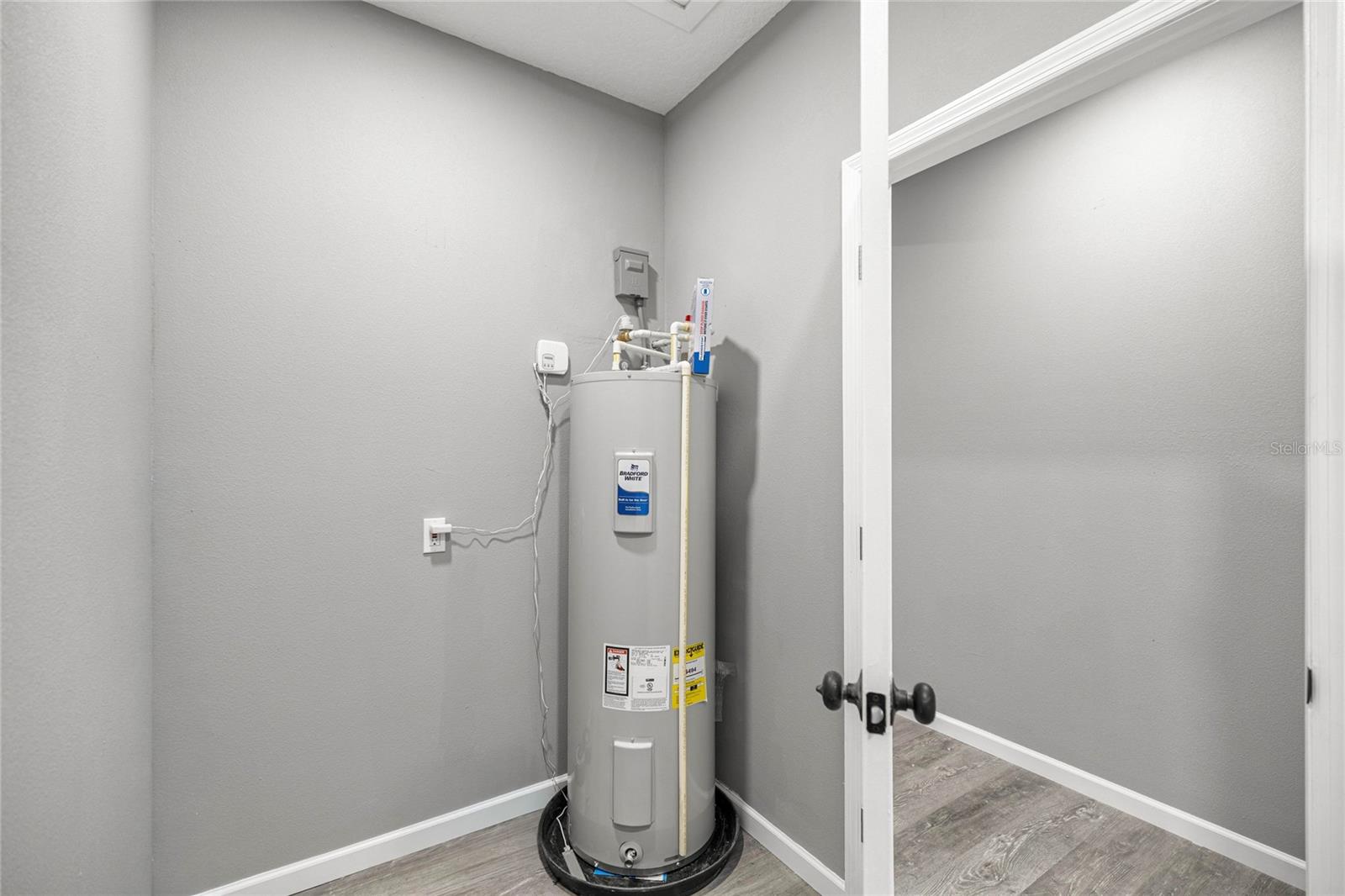 Image 23 of 35 For 15010 3rd Place