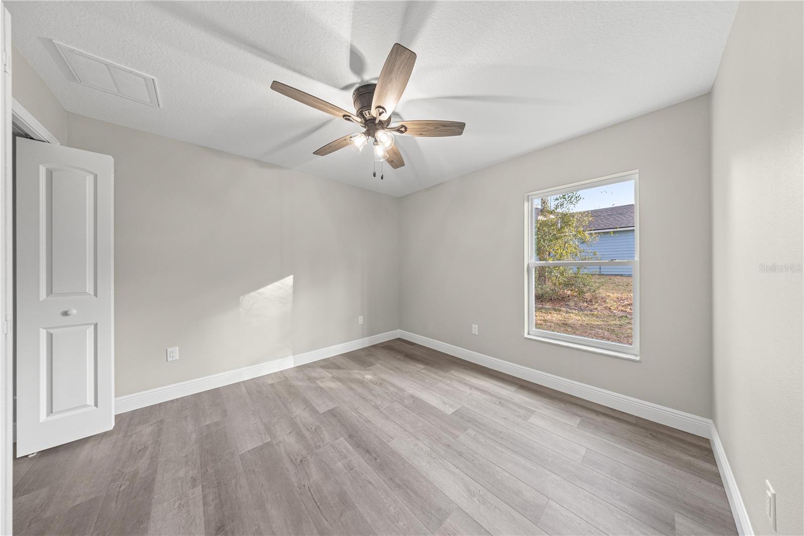 Image 23 of 38 For 1391 154th Avenue