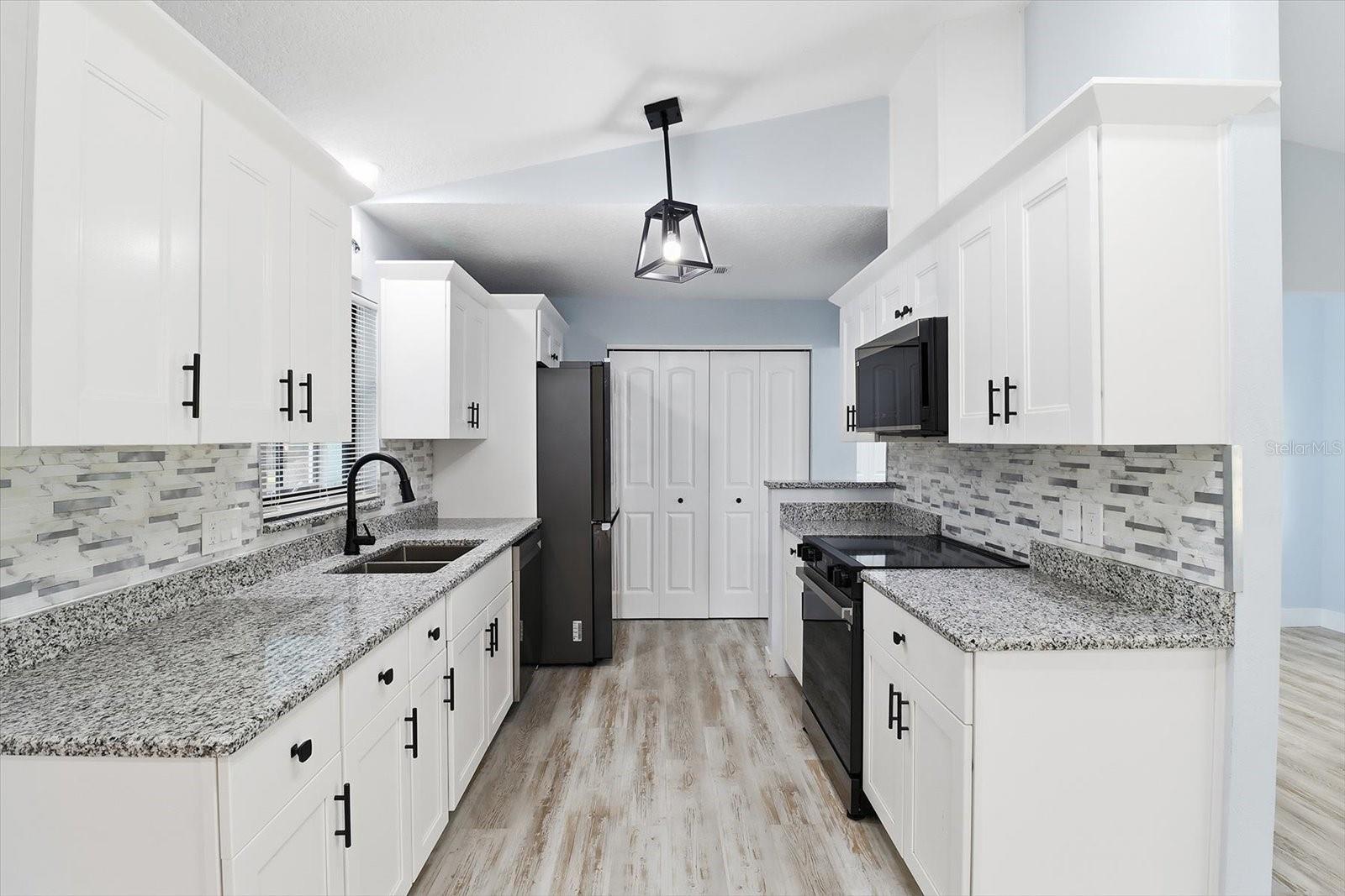 Image 16 of 52 For 11830 Fisherman Lane