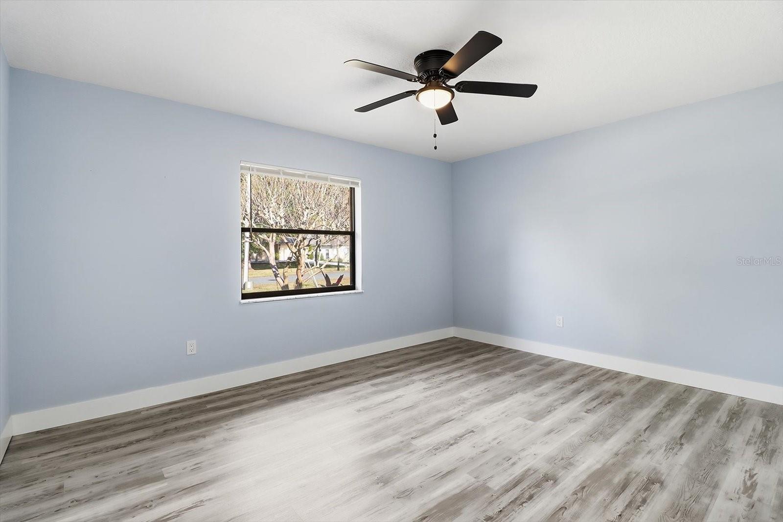 Image 23 of 52 For 11830 Fisherman Lane