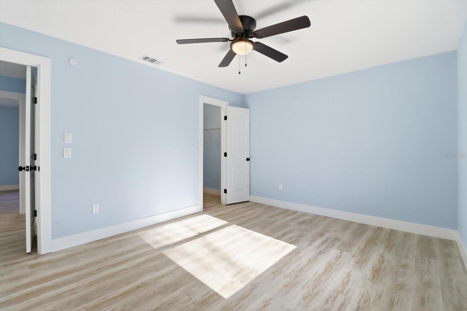 Image 28 of 52 For 11830 Fisherman Lane