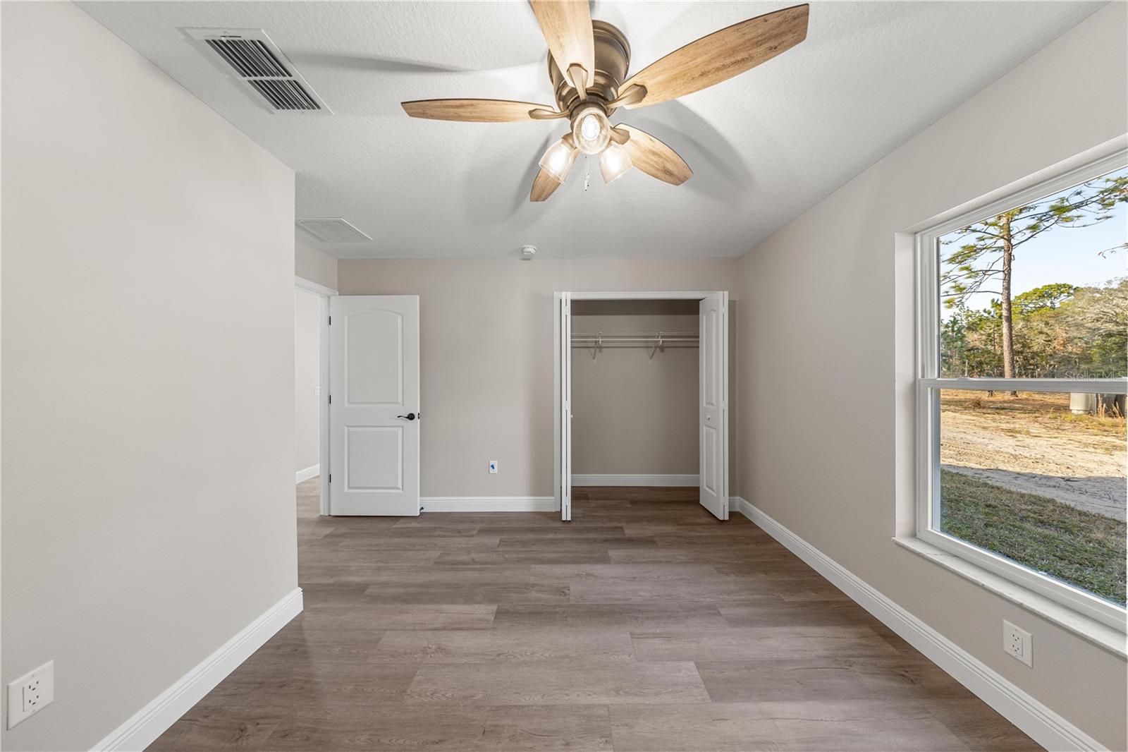 Image 20 of 32 For 15701 10th Street