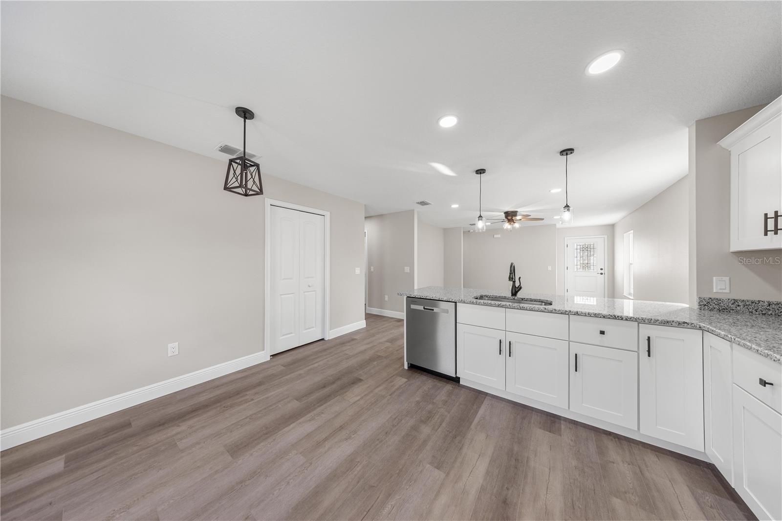 Image 7 of 32 For 15701 10th Street