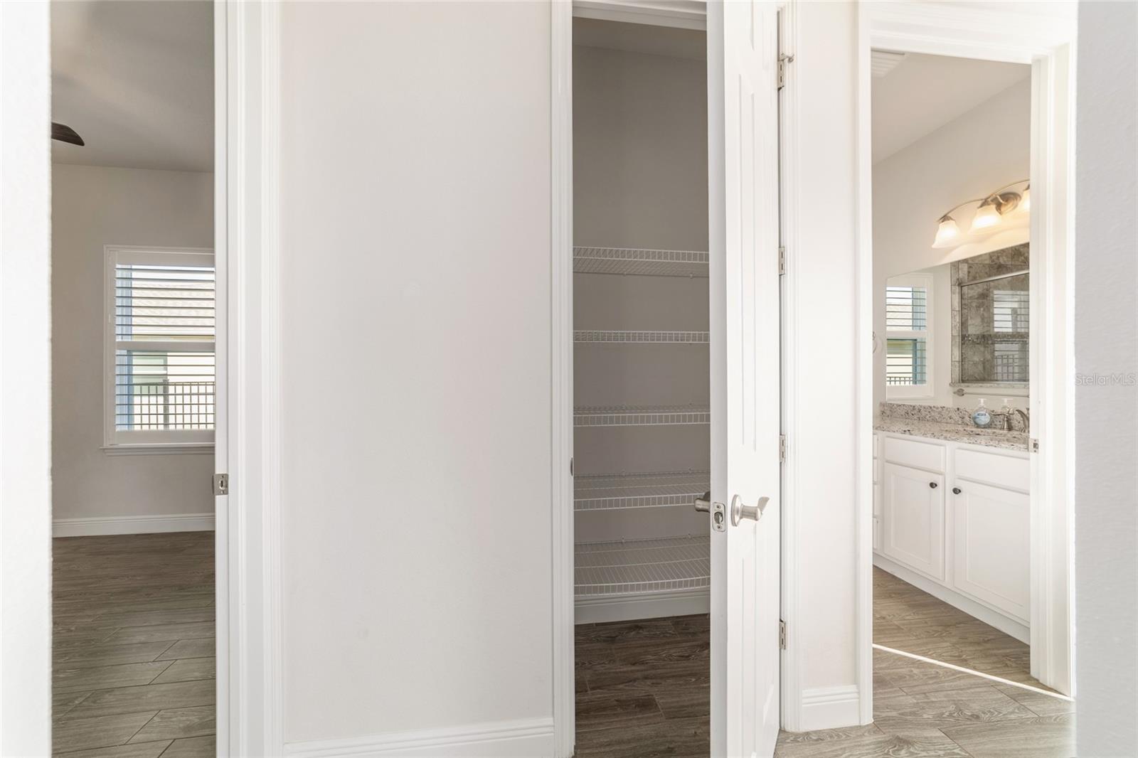 Image 37 of 56 For 6429 45th Avenue