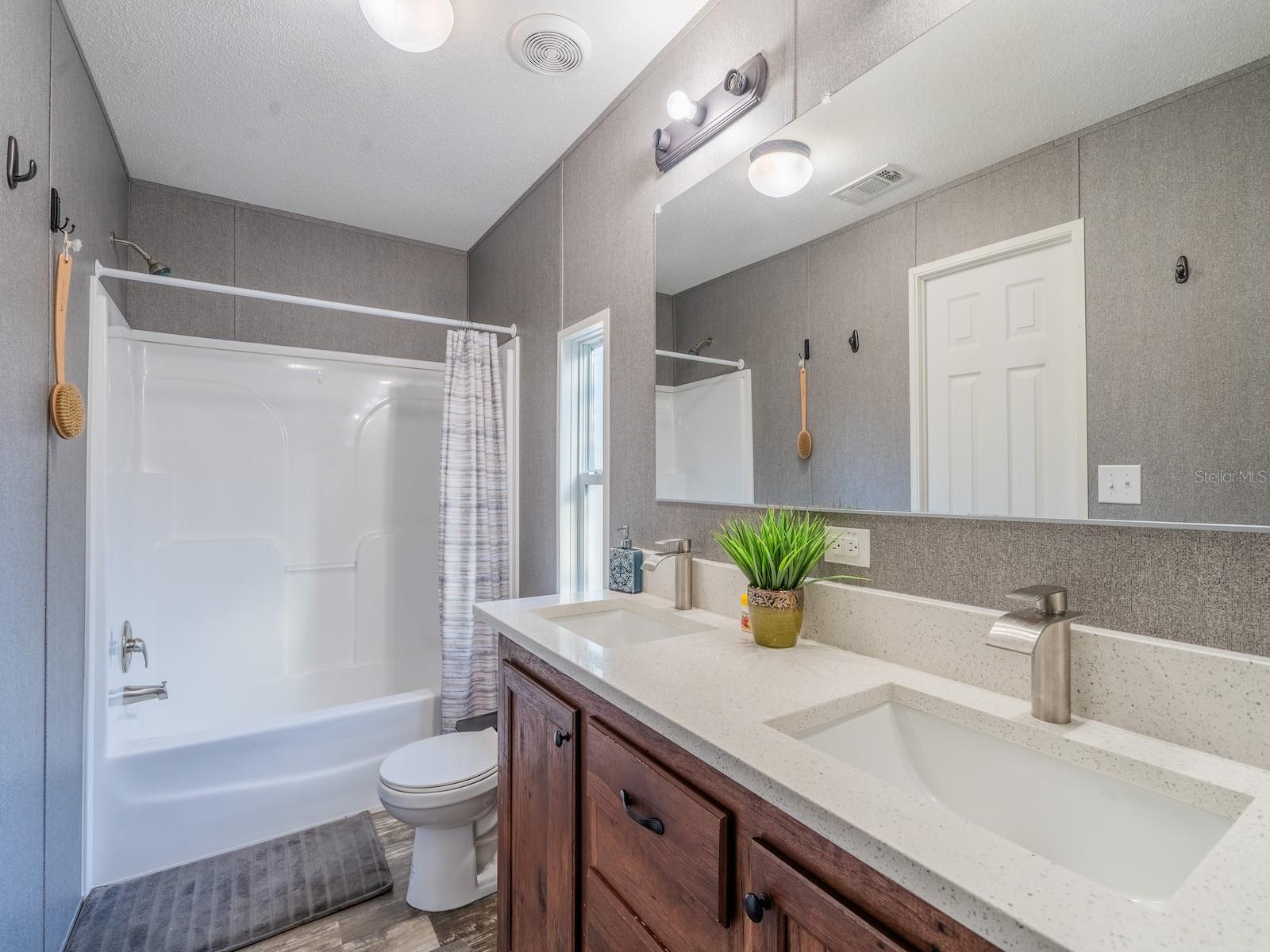 Image 14 of 94 For 5600 Nfr 5  