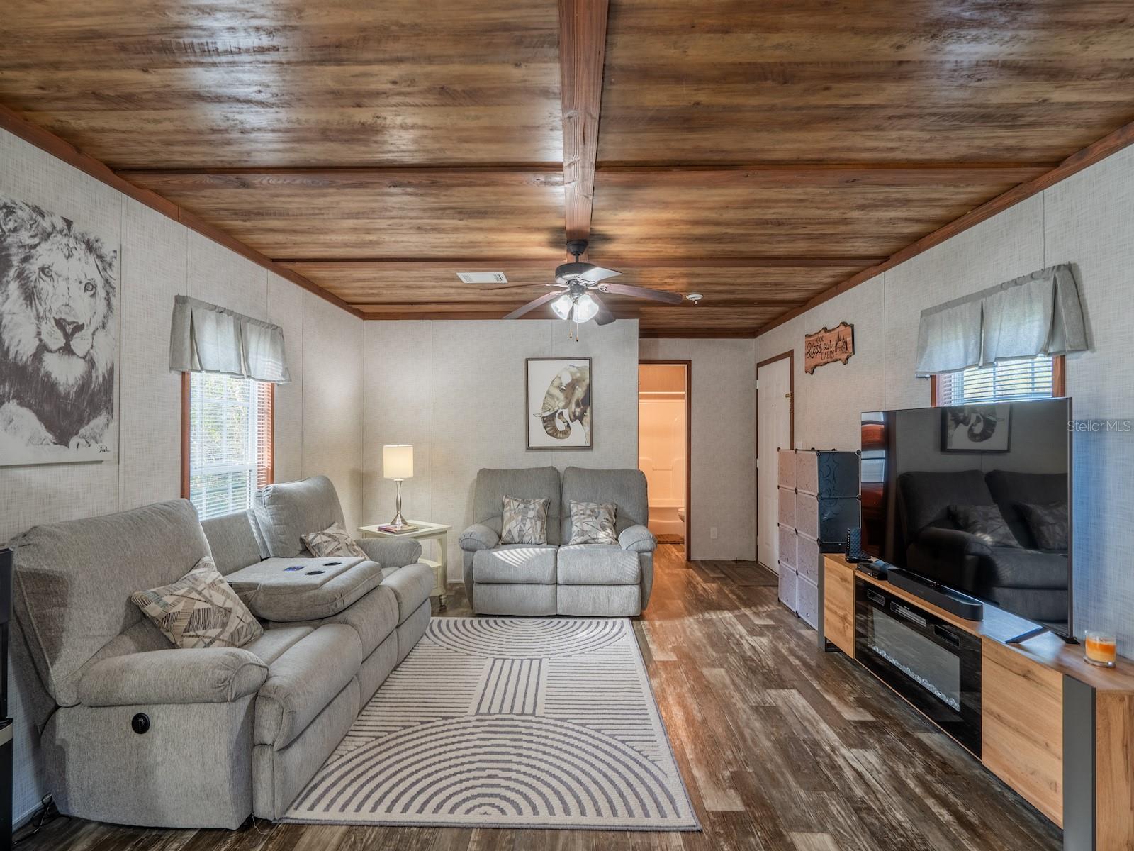 Image 7 of 94 For 5600 Nfr 5  